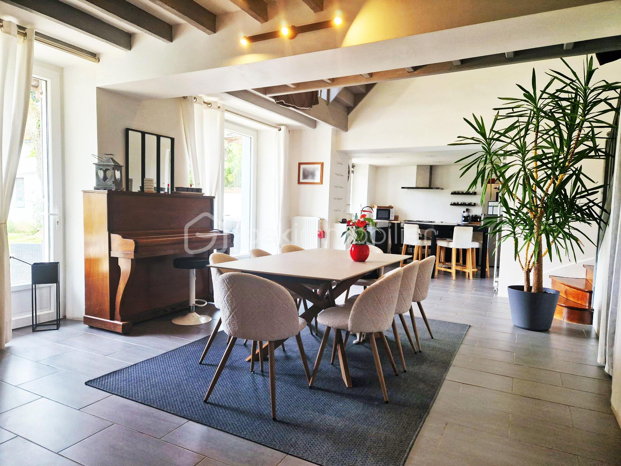 IMMOBILIER HOUDAN CELINE VAN DE WALLE BSK 8'.jpg
