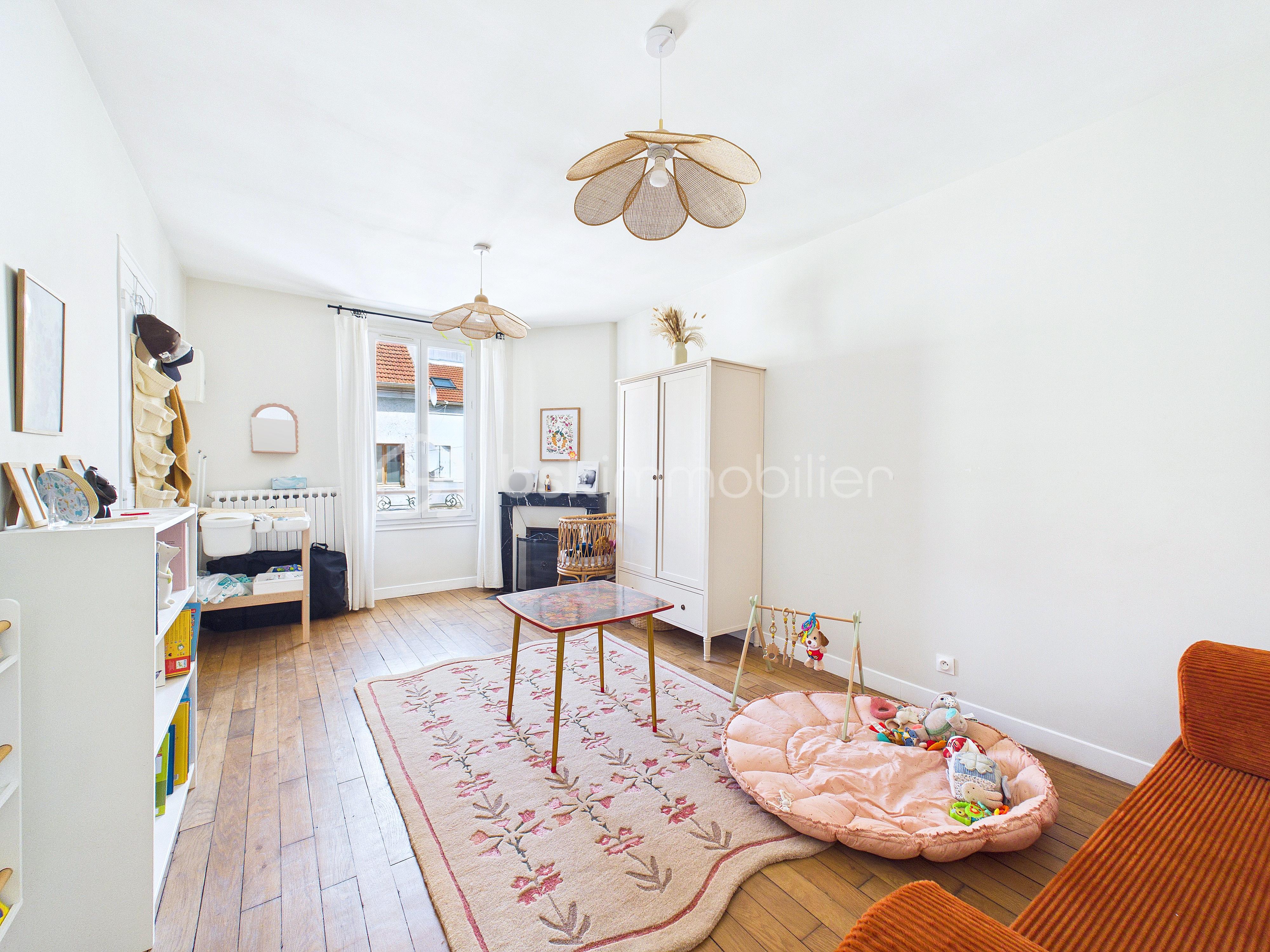 CAM03241G0-PR0264-STILL009.jpg