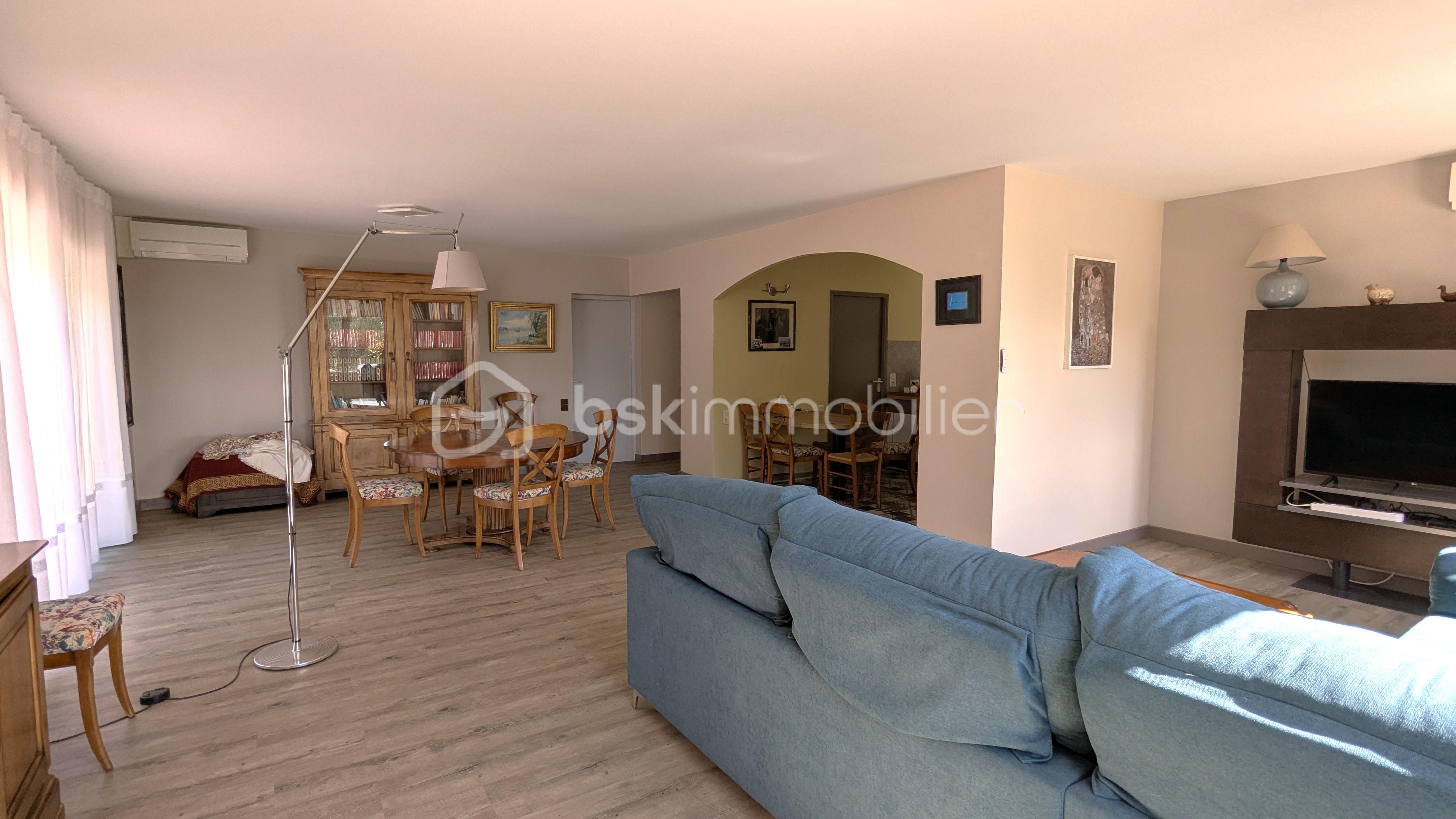 Maison de 227 m² - PXL_20250919_100816850.jpg