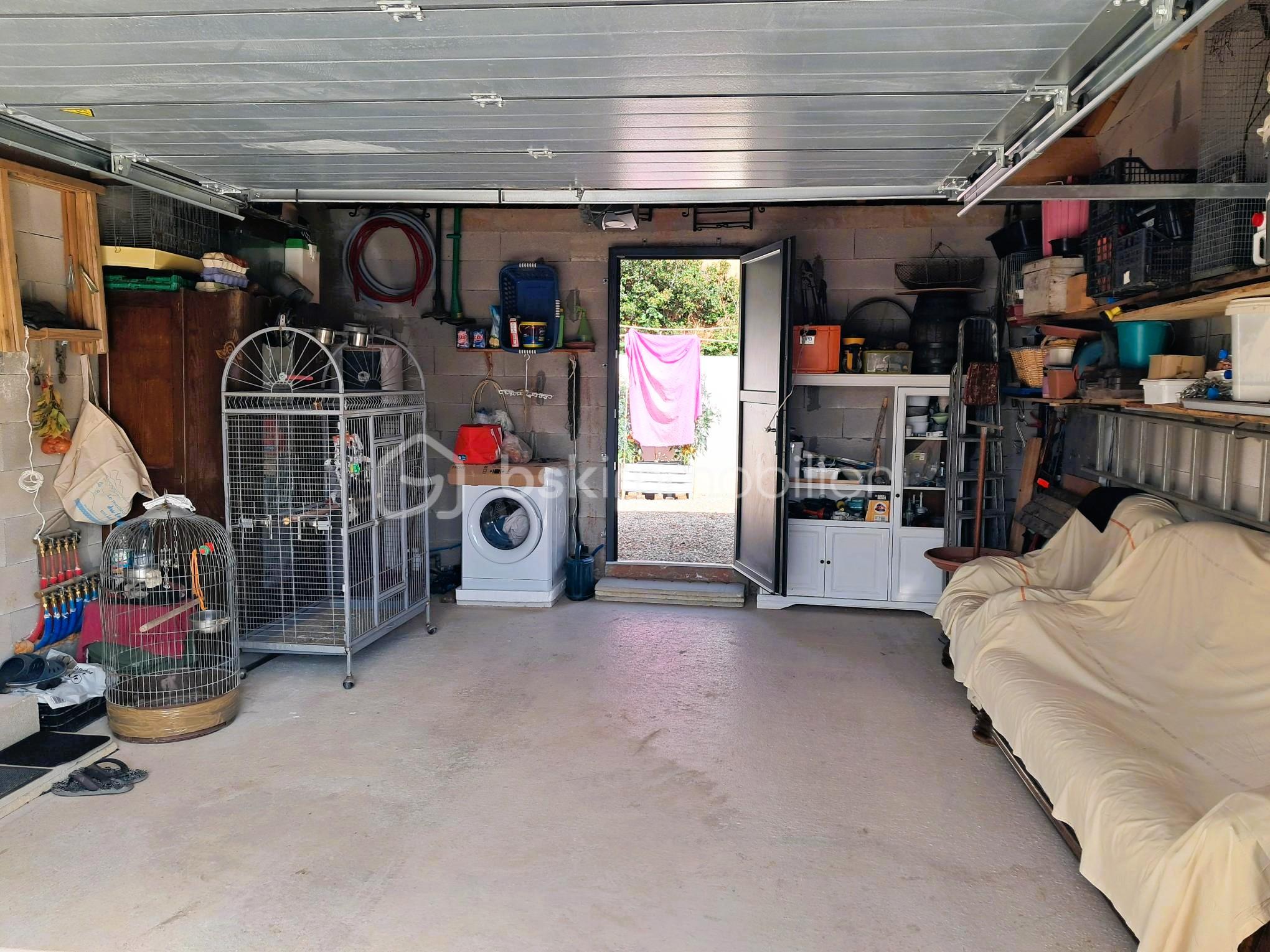 Maison traditionnelle de 59,42 m² - 23 - garage.jpg