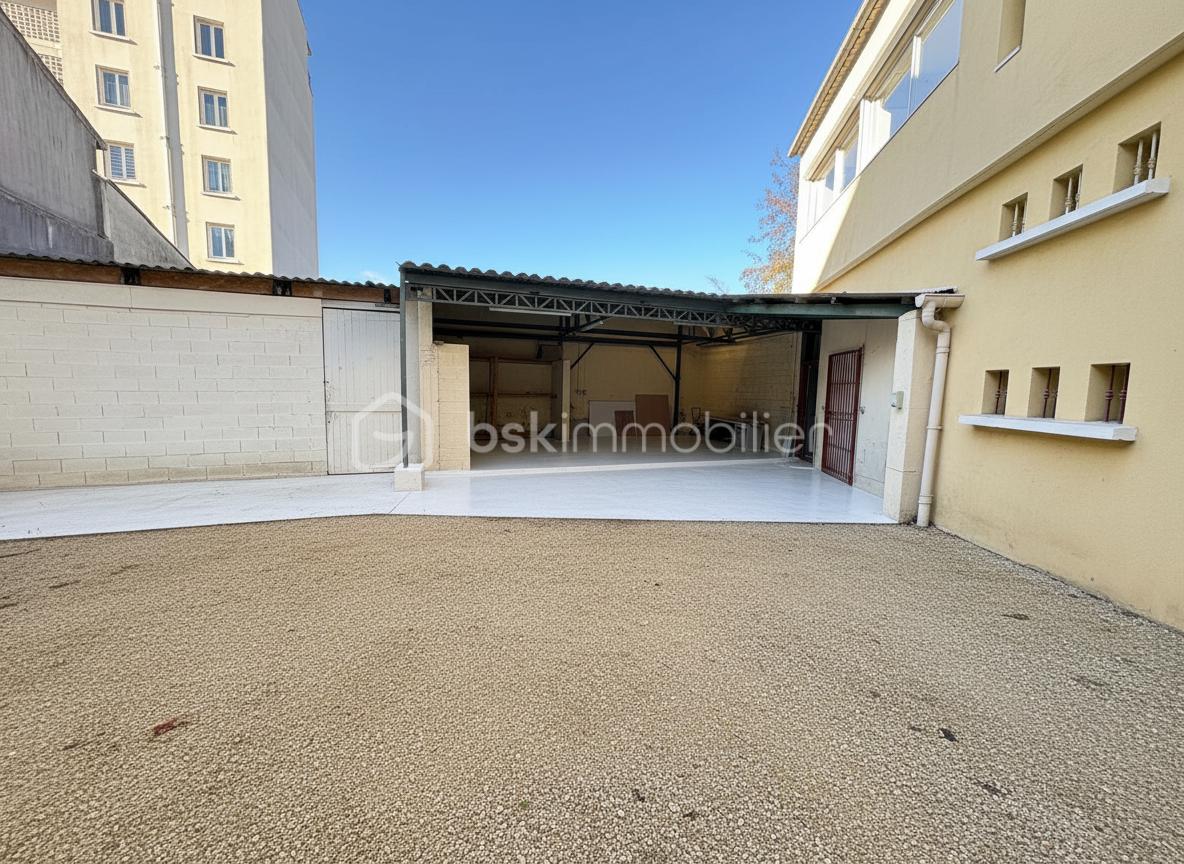 Maison de ville de 172 m² - generated_2025-12-15T14_01_10.069.jpg