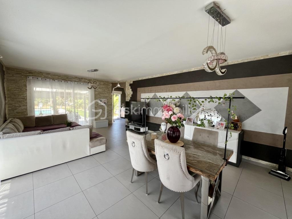 Maison de 192 m² - v1%qHquyRuGef8JUpf8VhQ_thumb_2a08.jpg