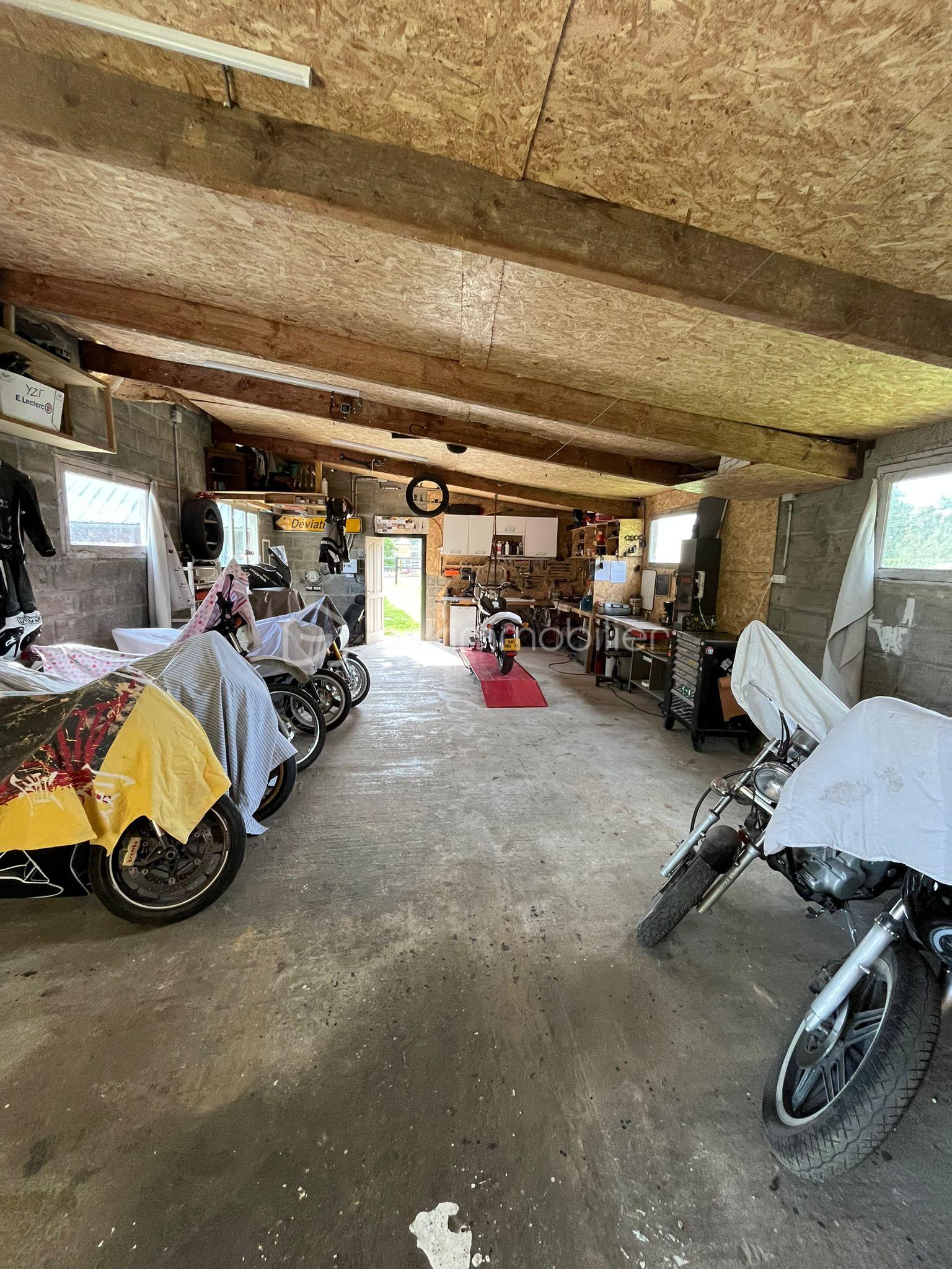 Local de stockage de 375 m² - WhatsApp Image 2025-06-16 à 20.53.21_eb960bd1.jpg