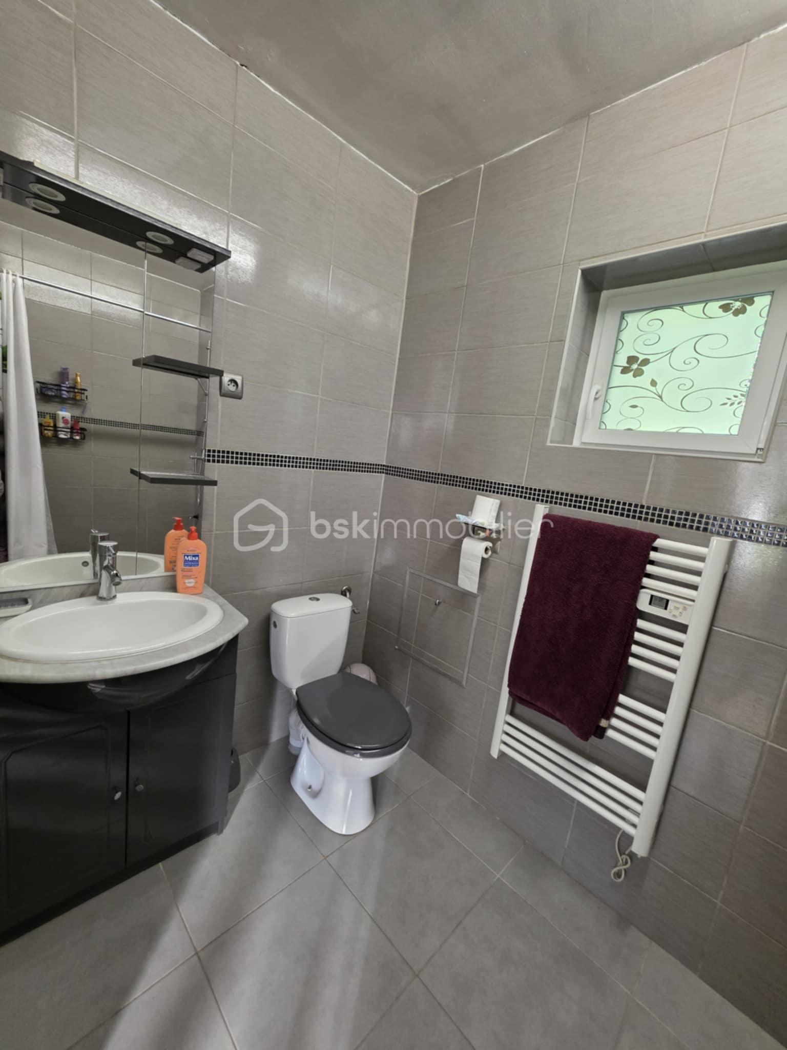 Maison de 91 m² - 0f35f418-5148-487e-8c5e-5c5c30776429.jpg