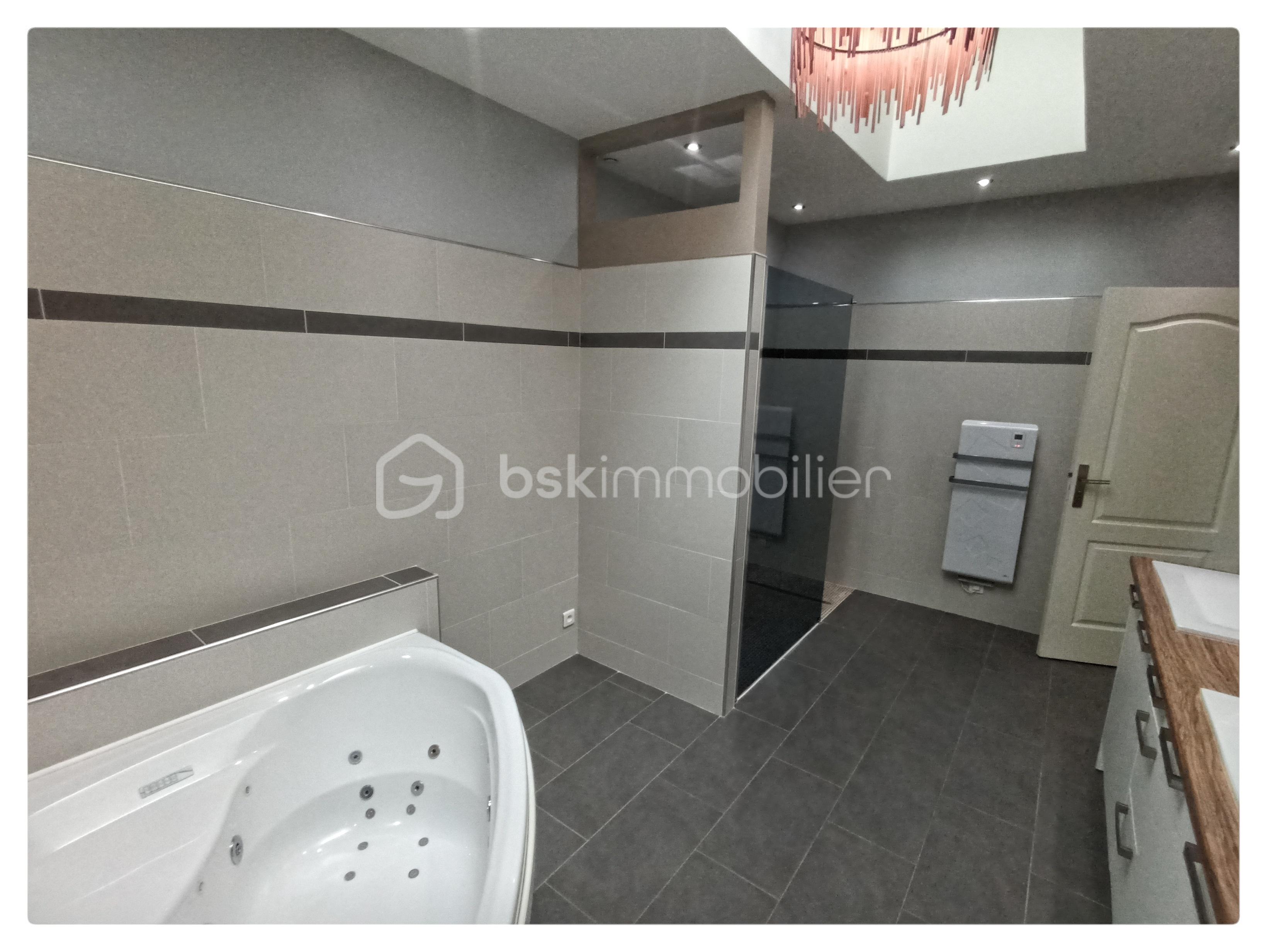 Appartement de 142,33 m² - Photo salle de bain 3.jpeg
