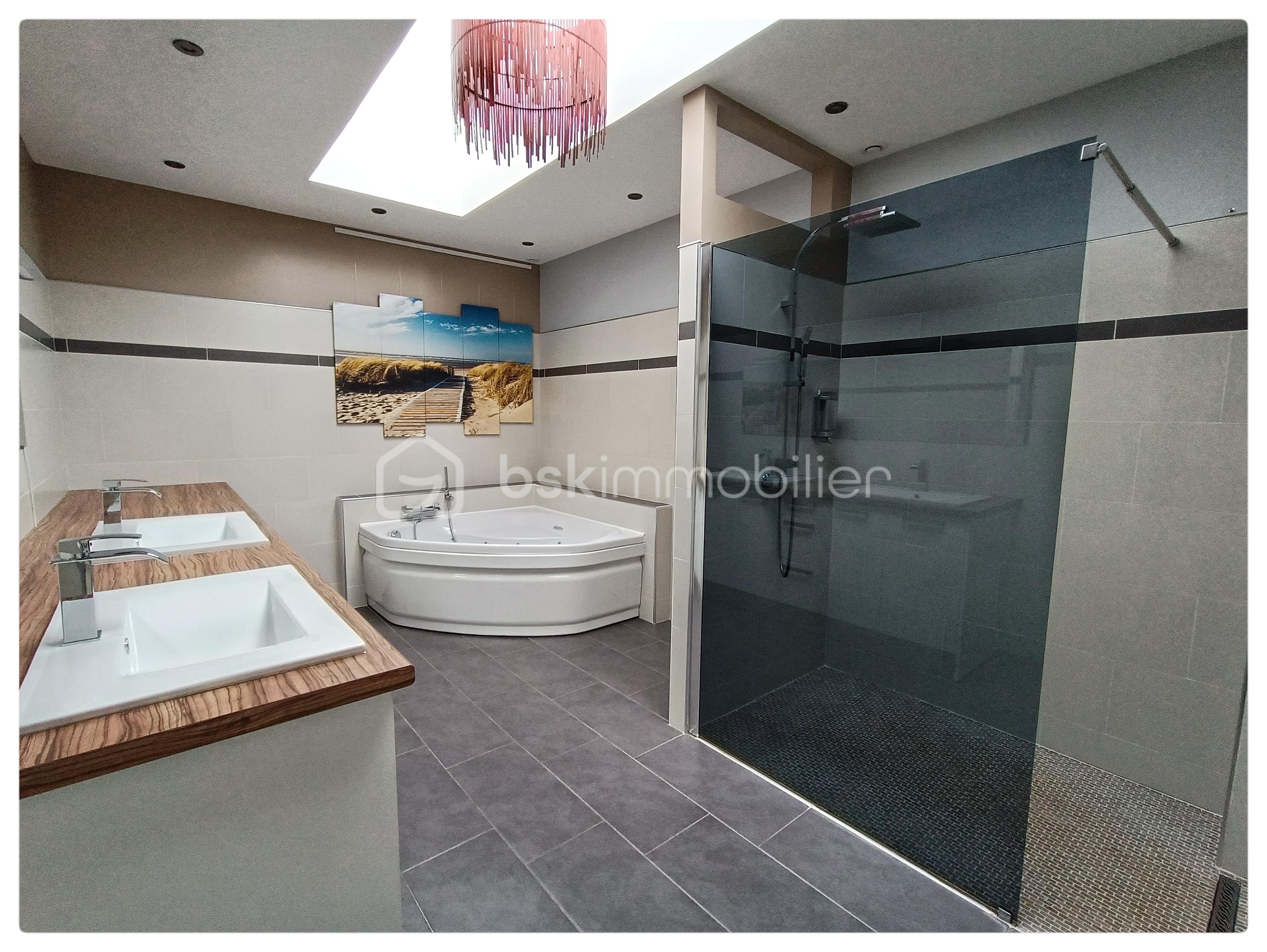 Appartement de 142,33 m² - Photo salle de bain.jpeg