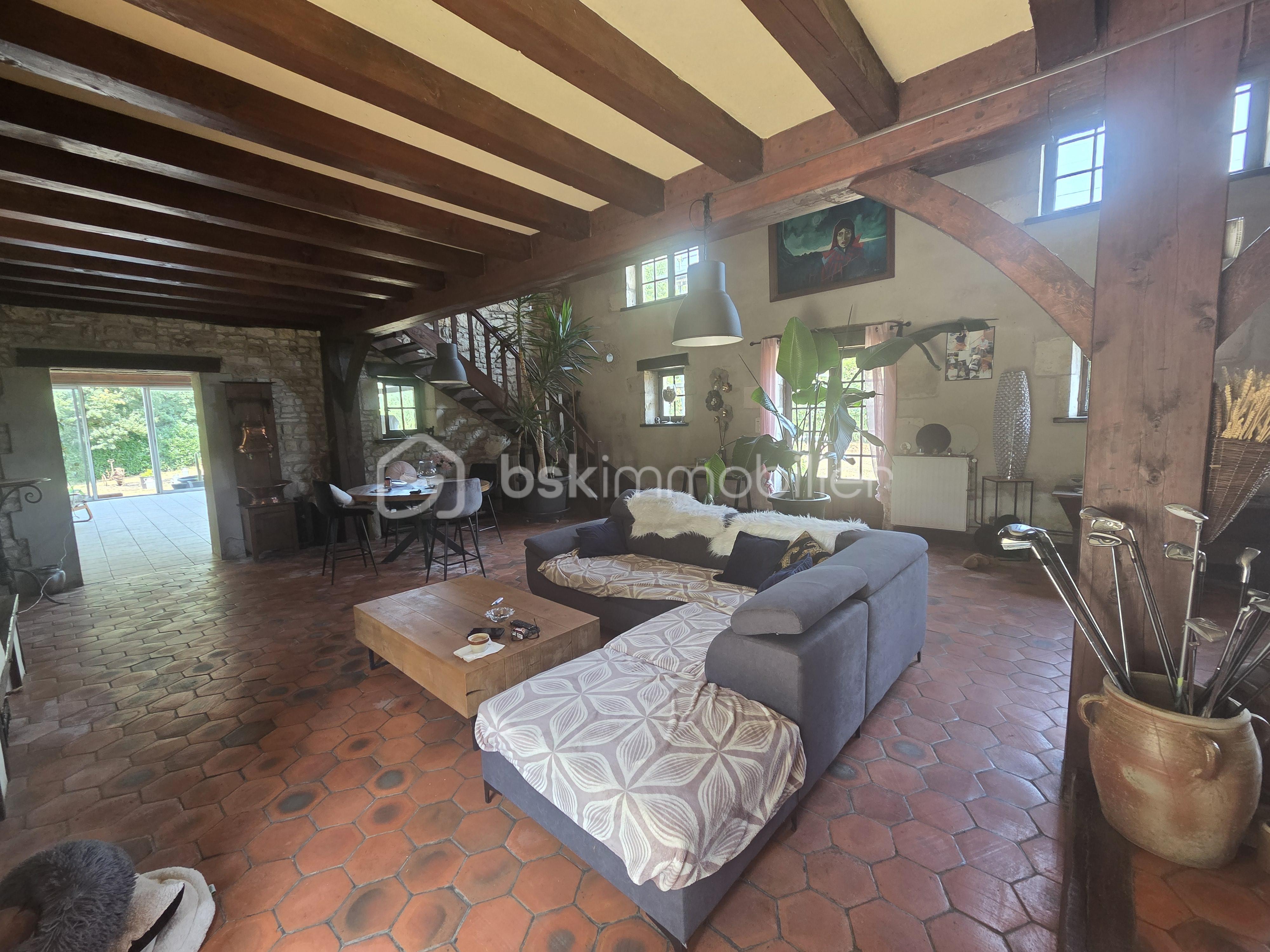 Maison charentaise de 277 m² - SALON 1.jpg