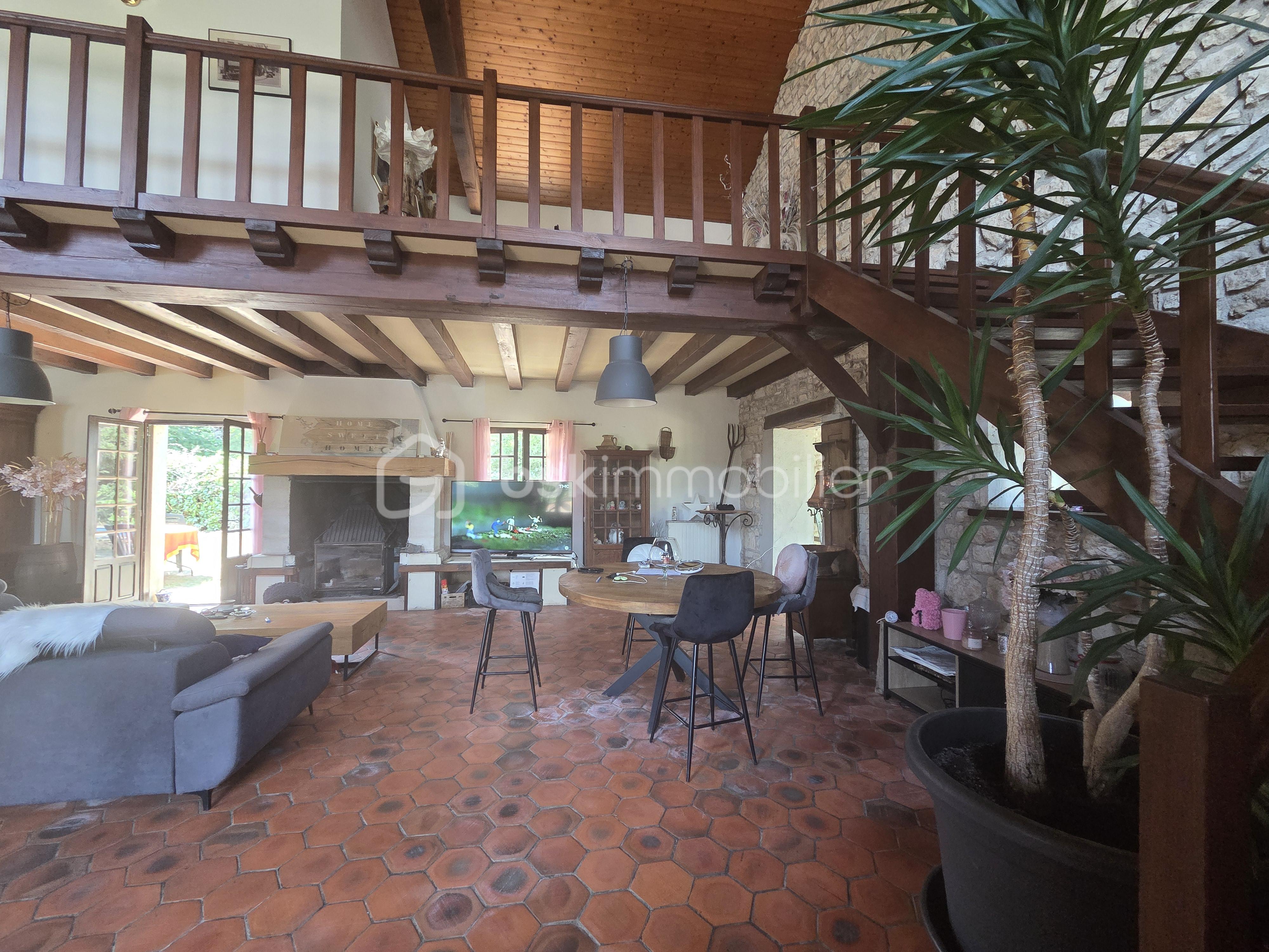 Maison charentaise de 277 m² - SALON 2.jpg
