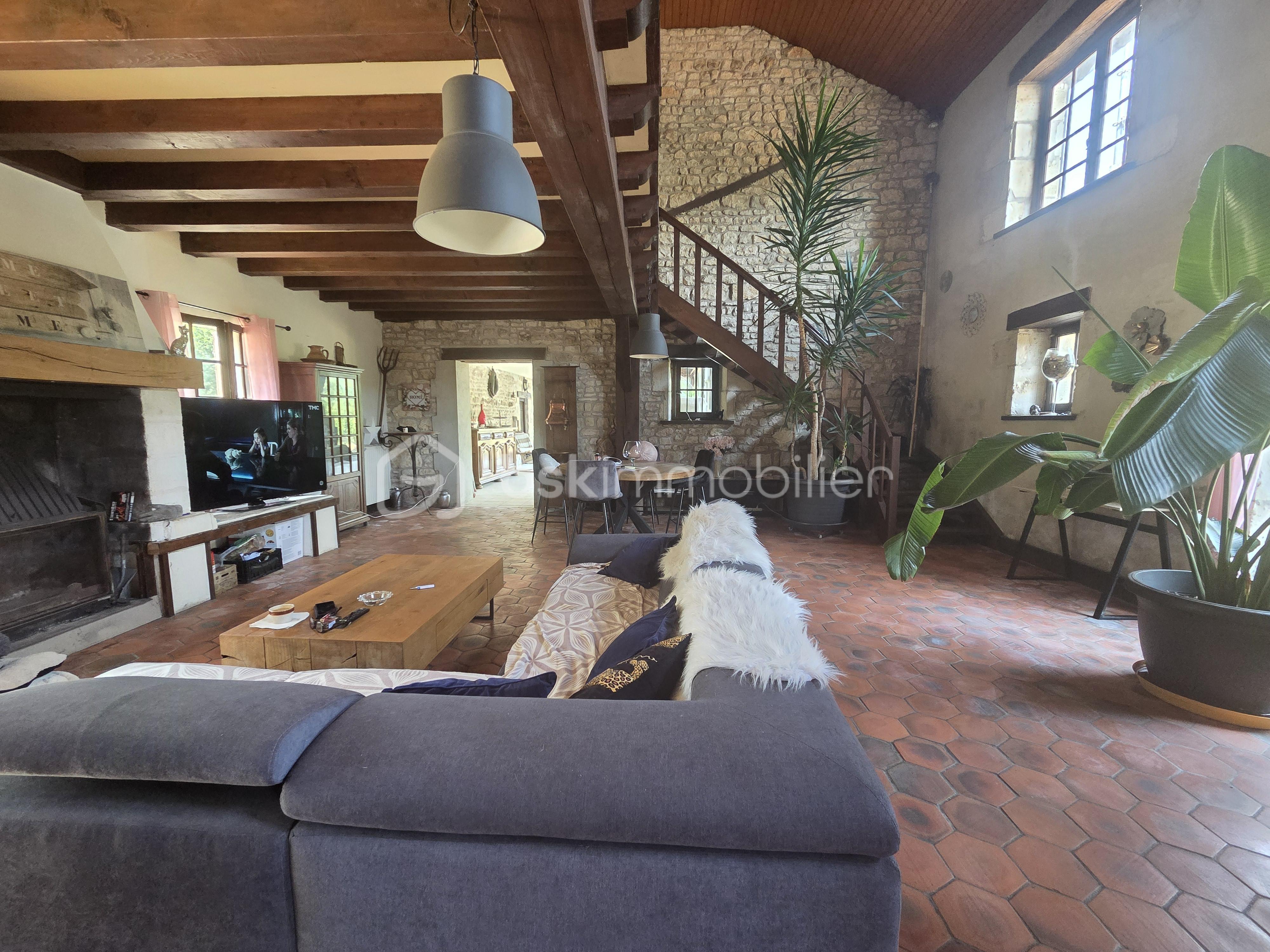 Maison charentaise de 277 m² - SALON 4.jpg