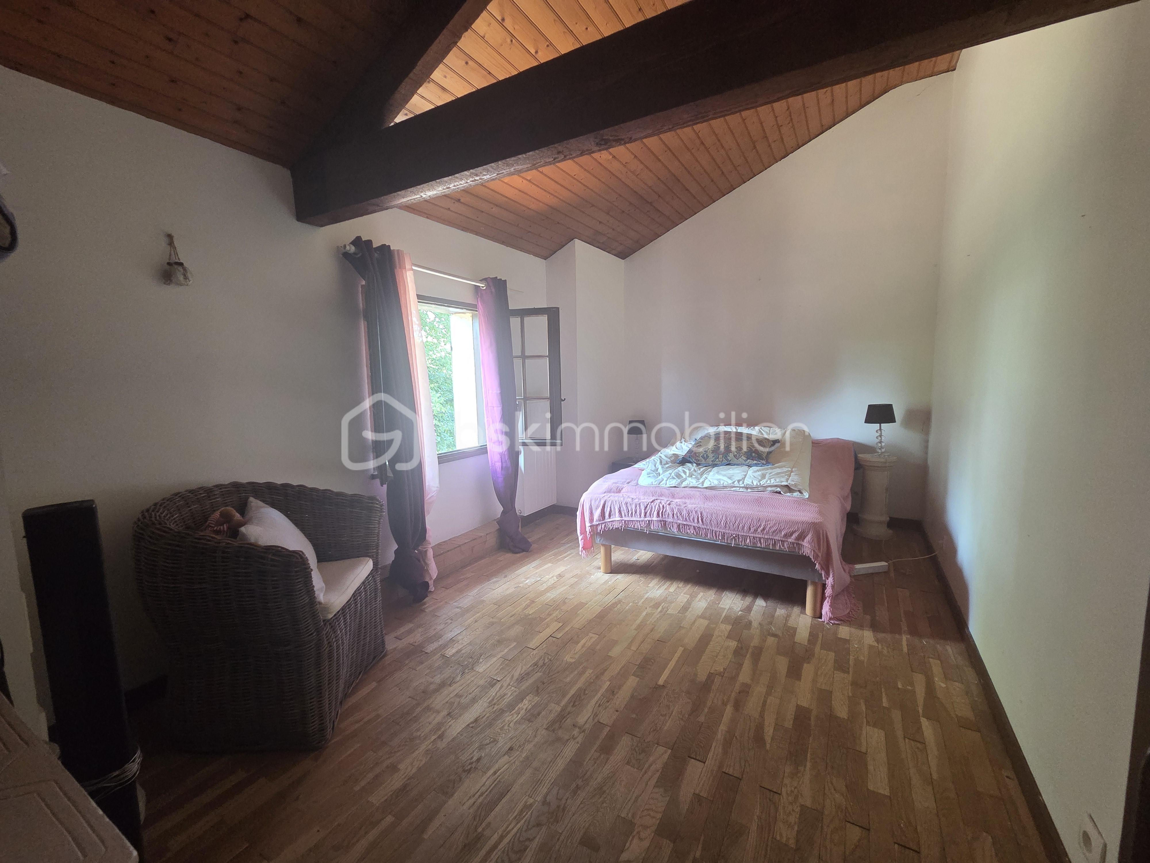Maison charentaise de 277 m² - CHAMBRE.jpg