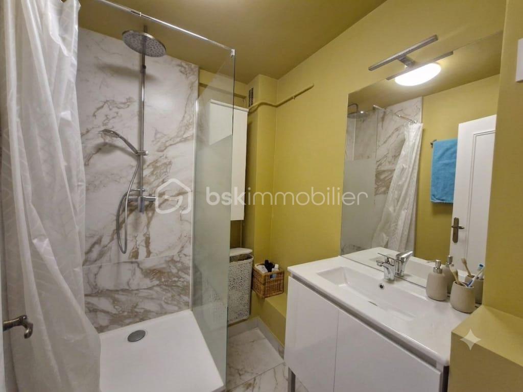 corinne bruno bsk immobilier wattrelos sdb.jpeg