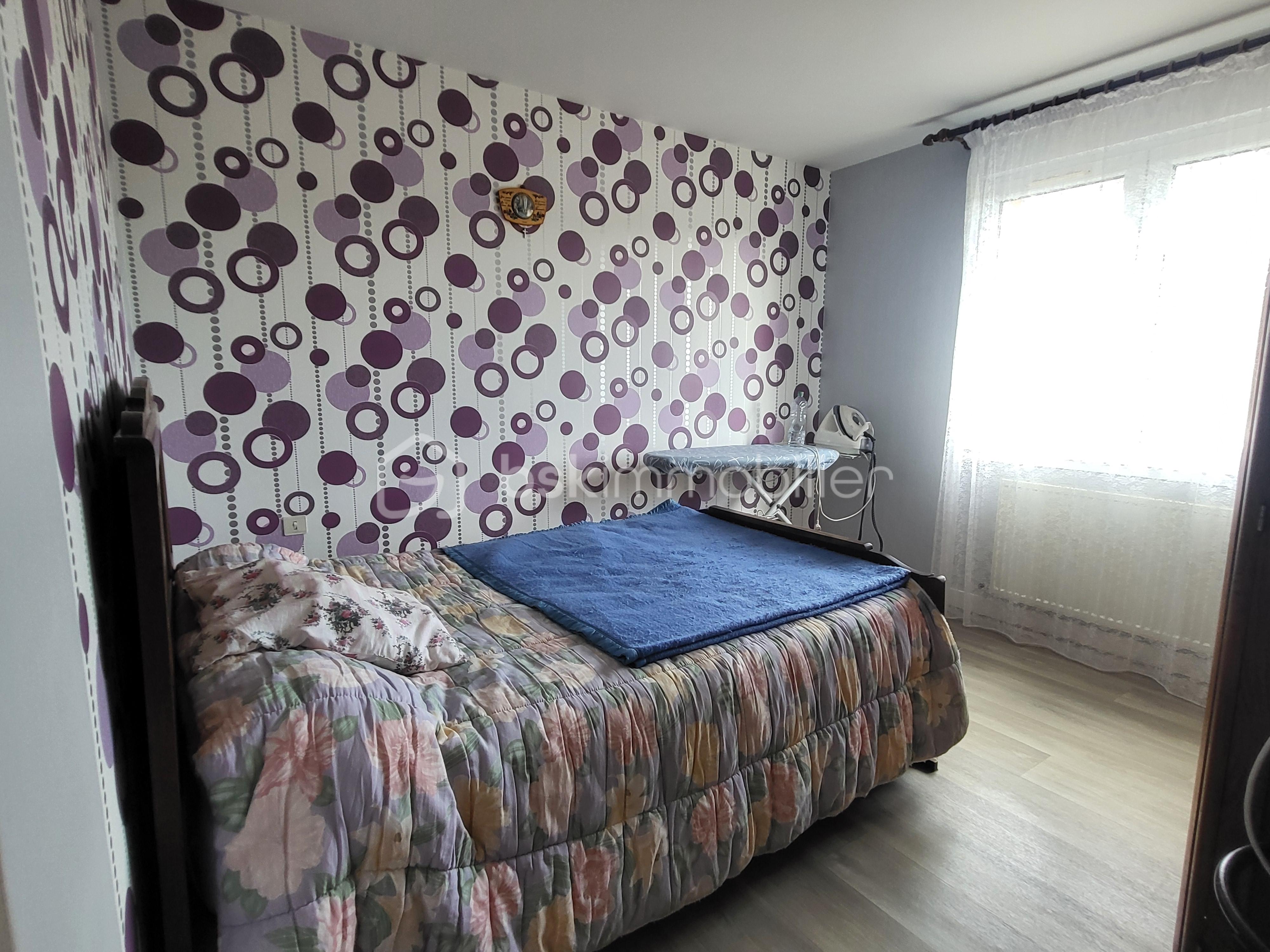 Maison de 140 m² - chambre bas 1.jpg