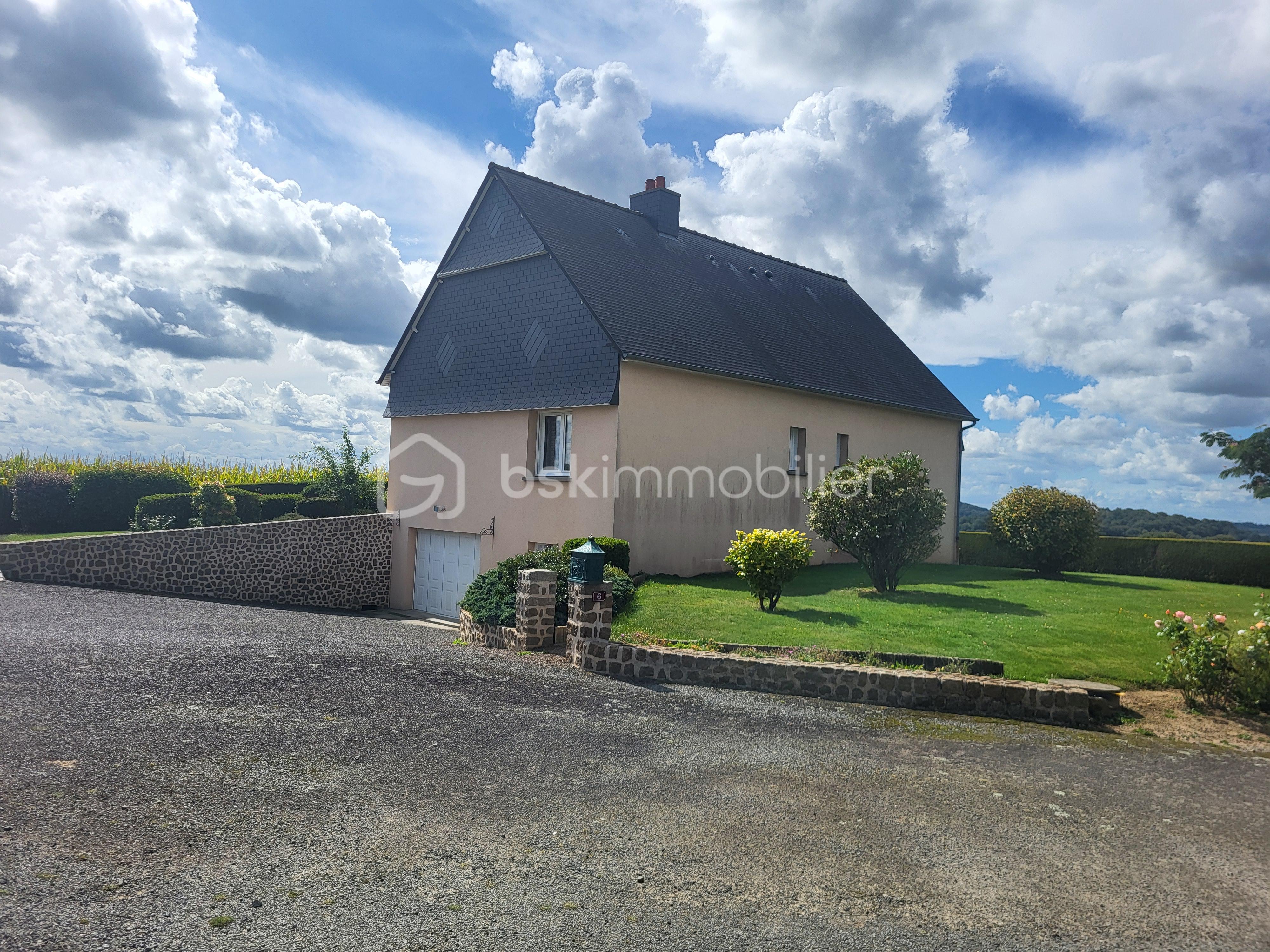 Maison de 140 m² - photo derrière exterieur.jpg