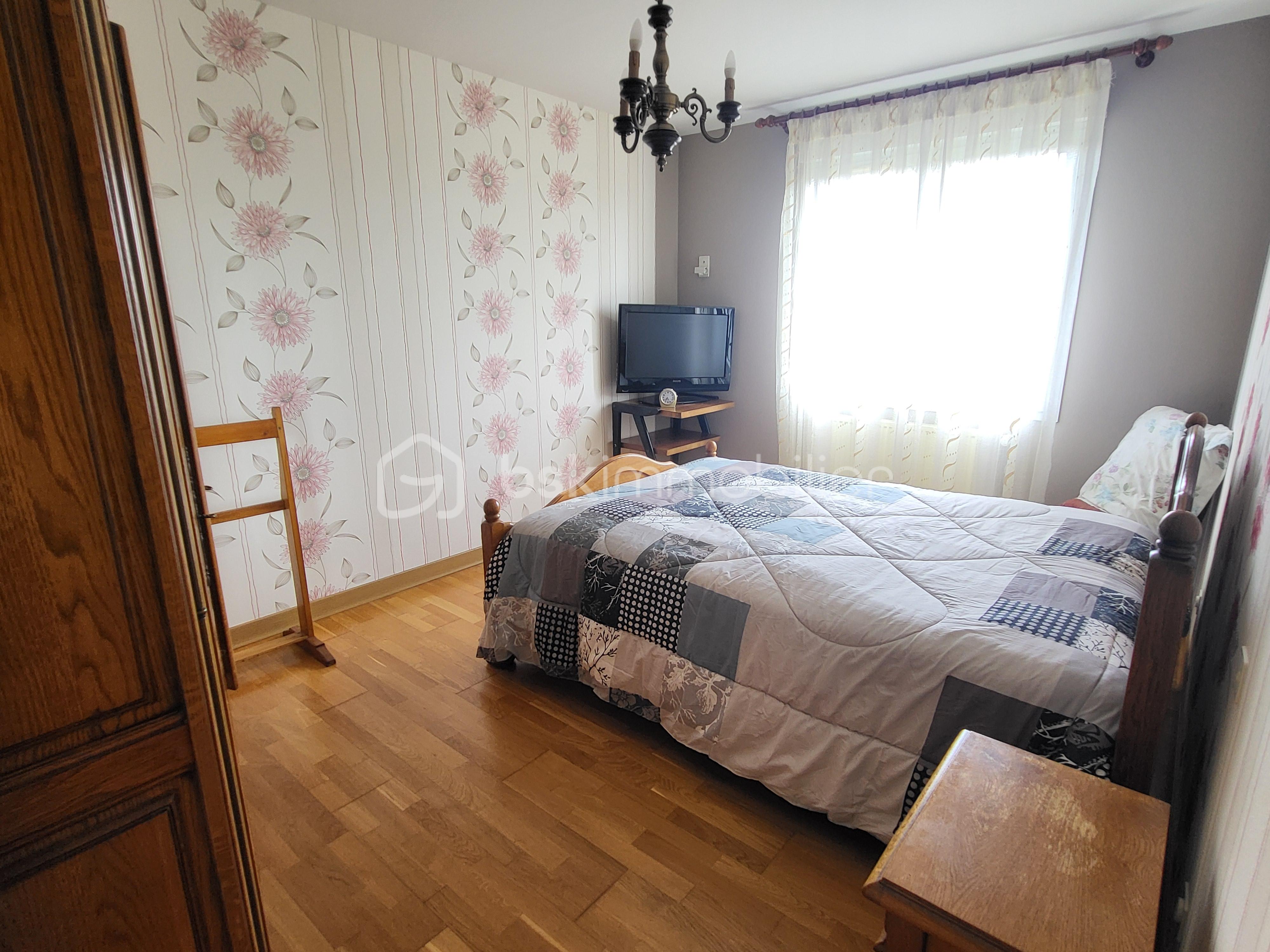Maison de 140 m² - chambre bas 2.jpg