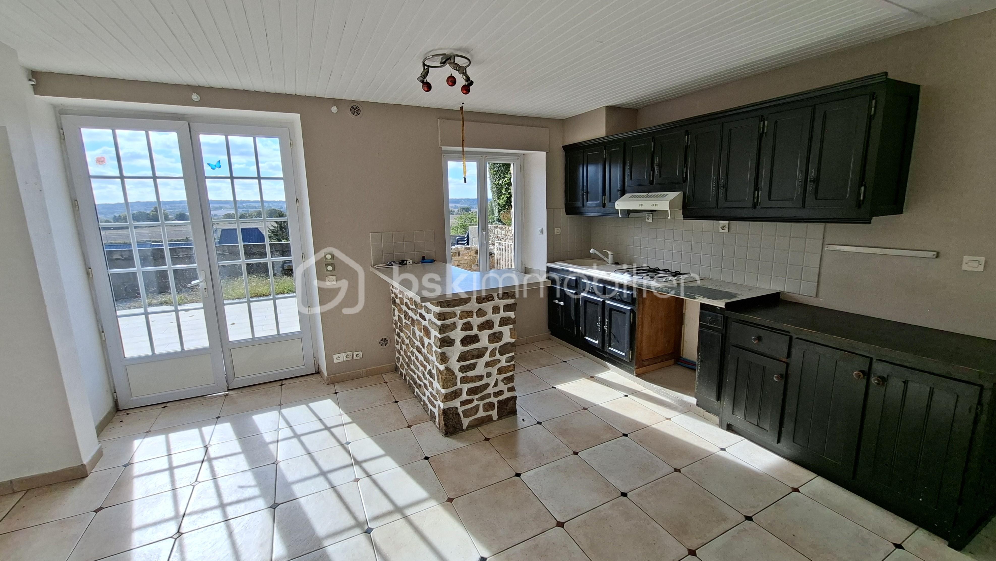 SUARD CUISINE VERS FENETRES PLE .jpg