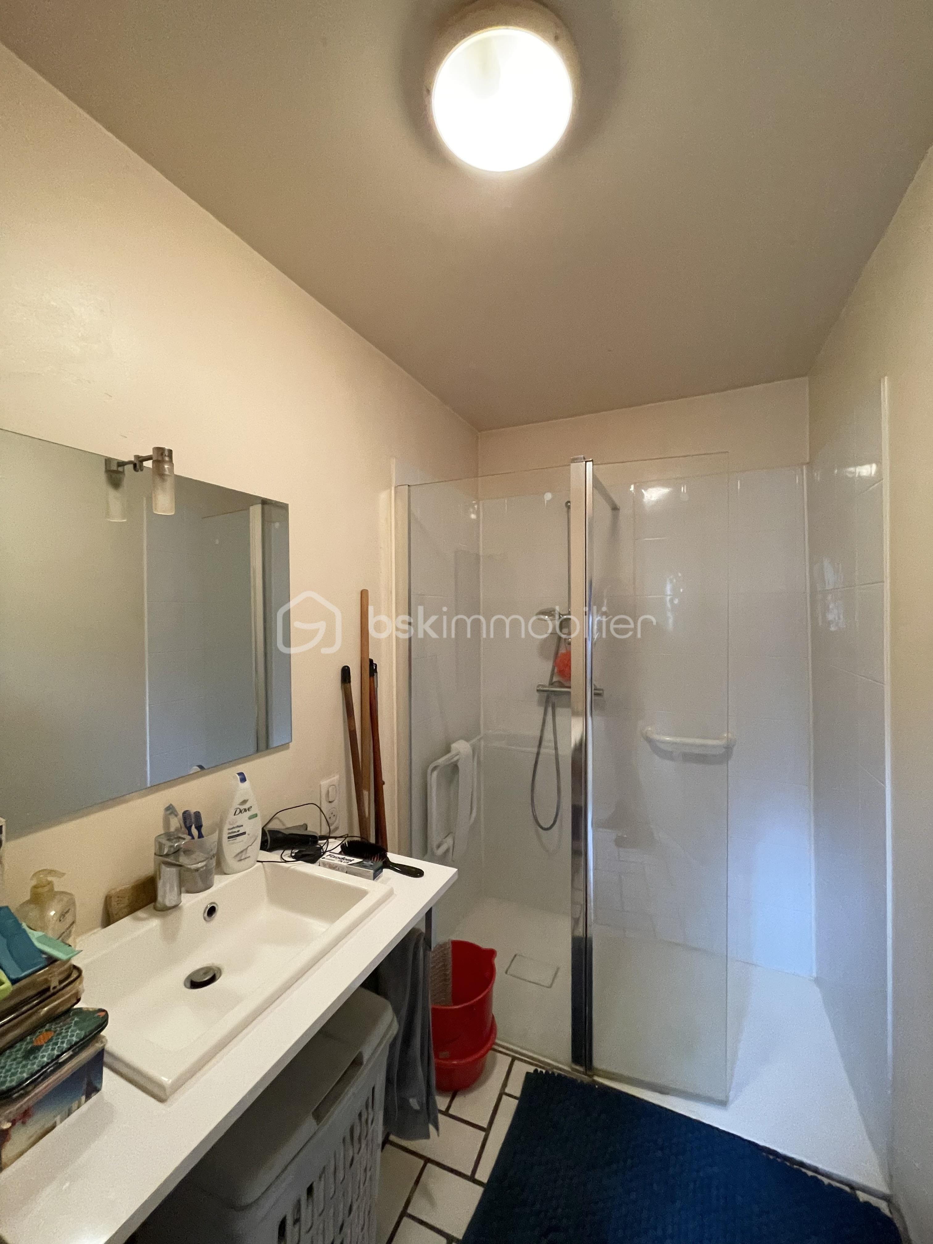 Immeuble de 135 m² - salle eau appt 1.jpg