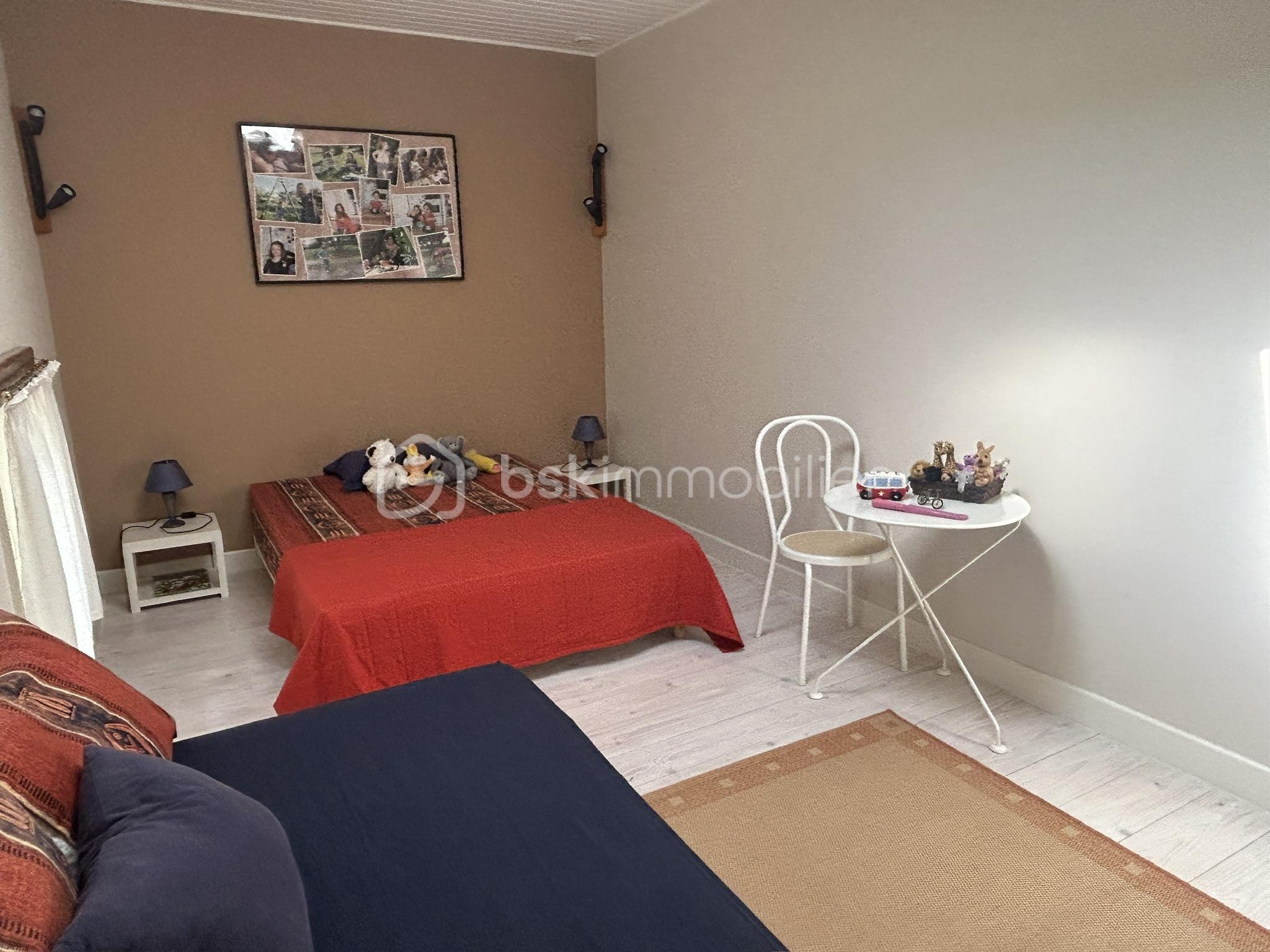 Maison de 221 m² - DCAEFFAB-65AE-4DB5-B12C-A6E4EB5BE406_1_102_o.jpeg