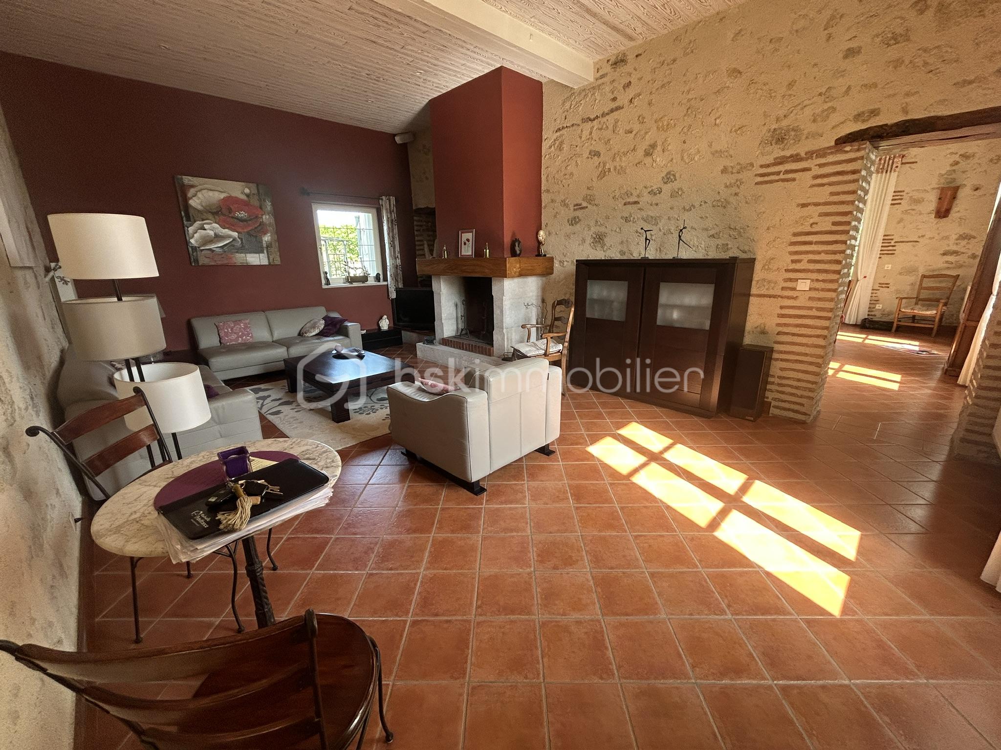 Maison de 221 m² - D33326D8-0C75-46E0-897F-E22A5B8ED24C_1_102_o.jpeg