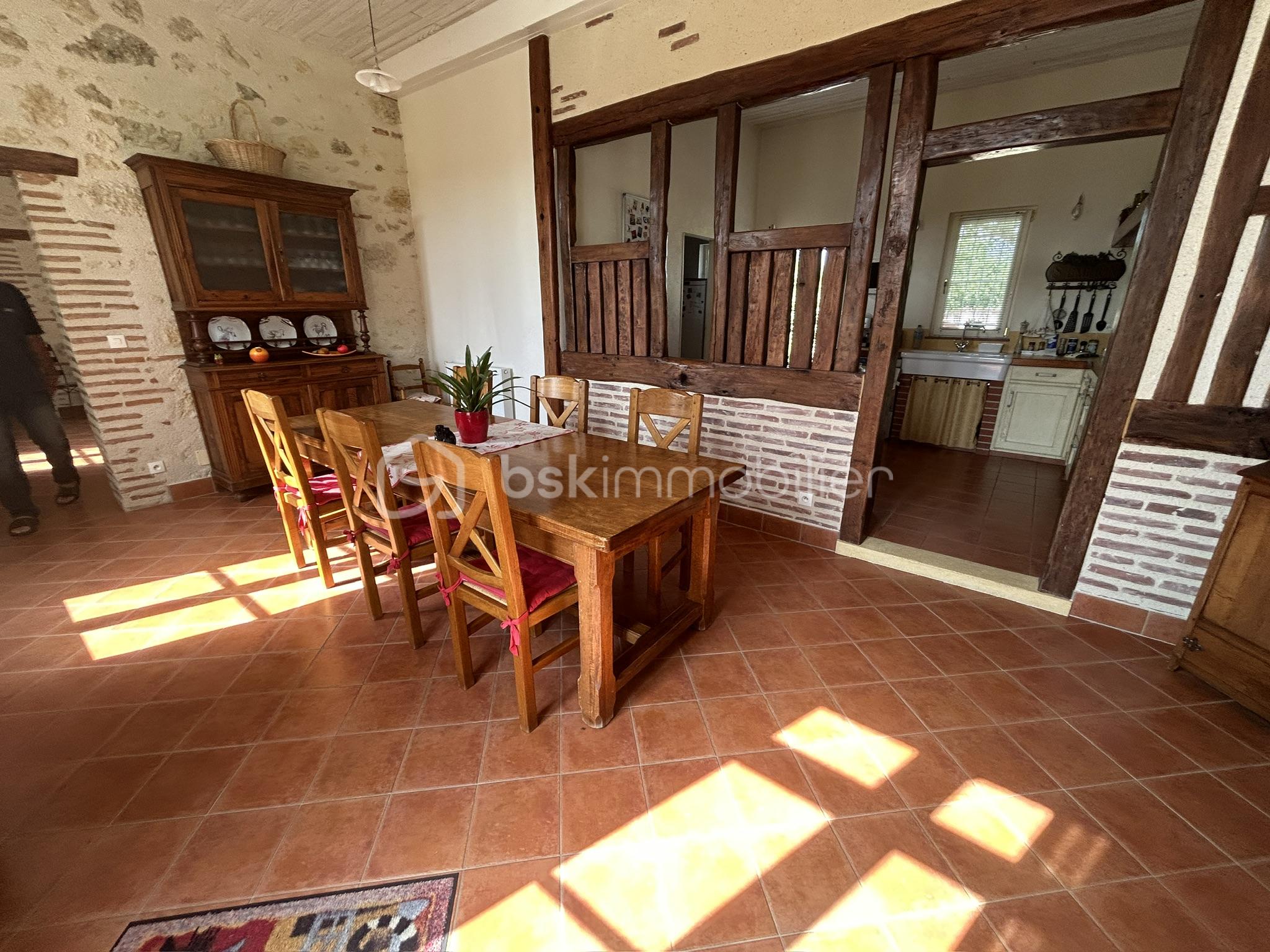 Maison de 221 m² - 09A00E48-EF36-433B-8E4F-16E386D6E698_1_102_o.jpeg