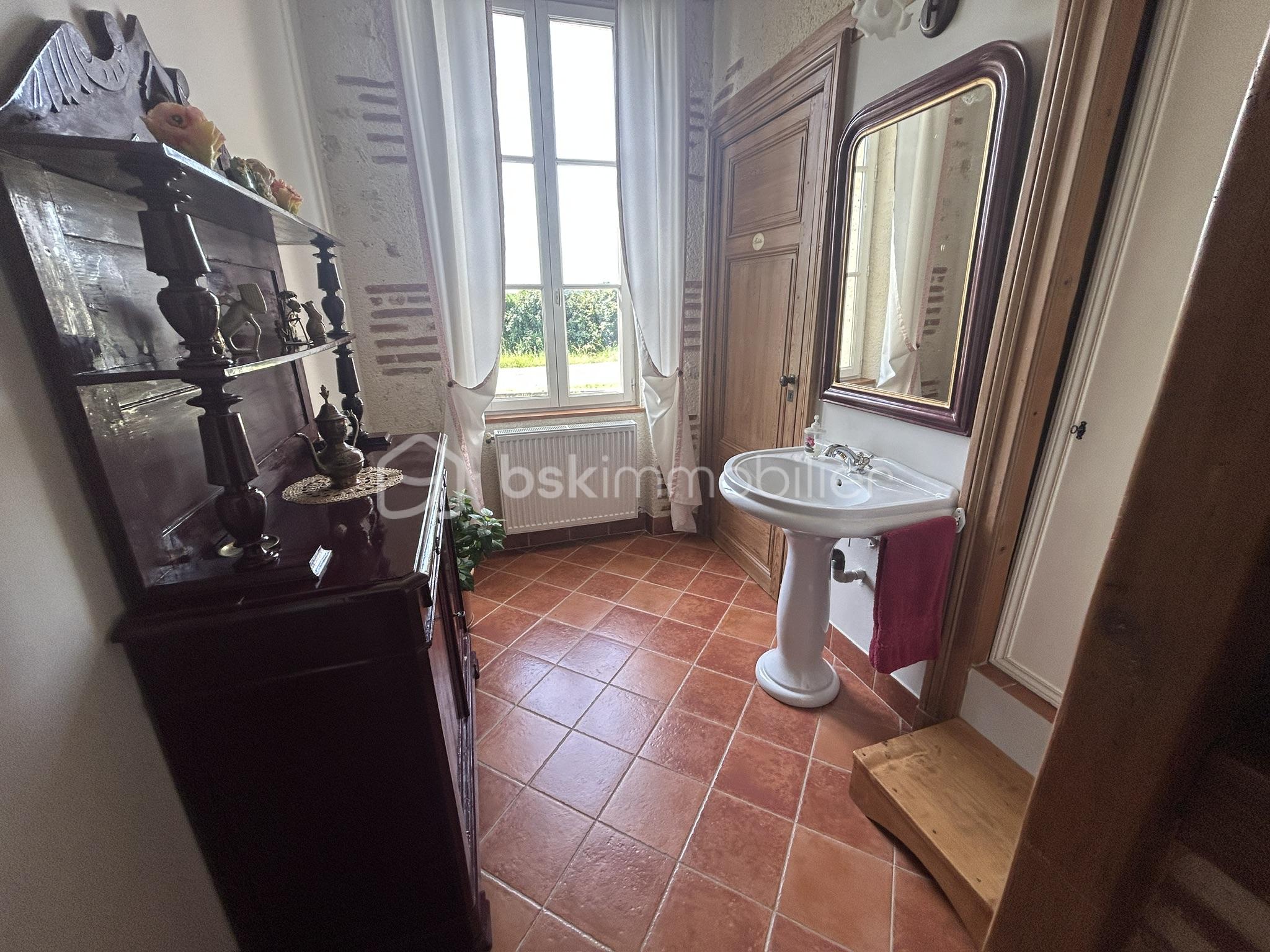 Maison de 221 m² - 353FC11E-7AD0-4388-8BC9-084D06E17B03_1_102_o.jpeg