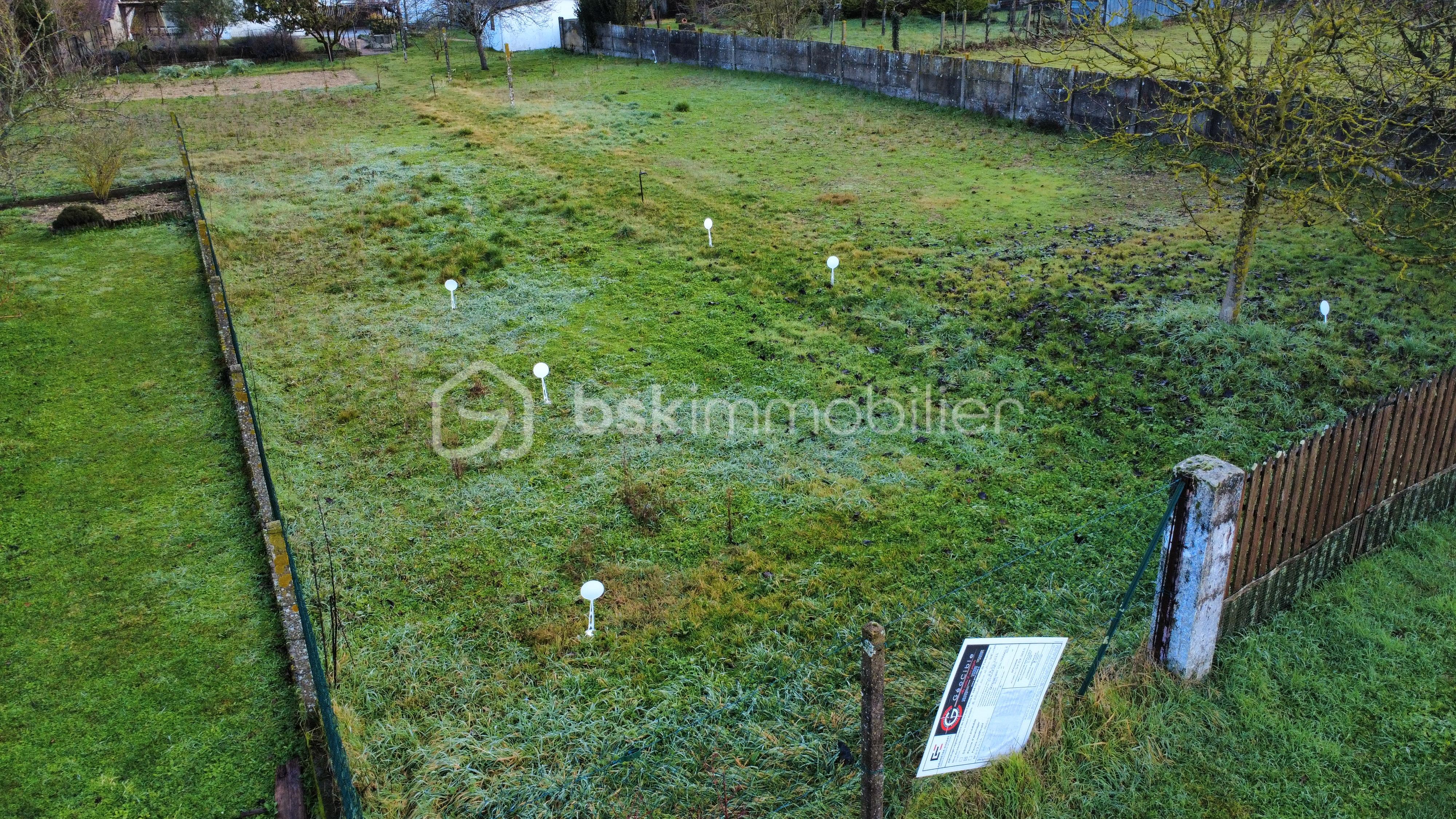 Terrain de 790 m² - dji_fly_20260128_093228_501_1769589343301_photo_optimized.jpg