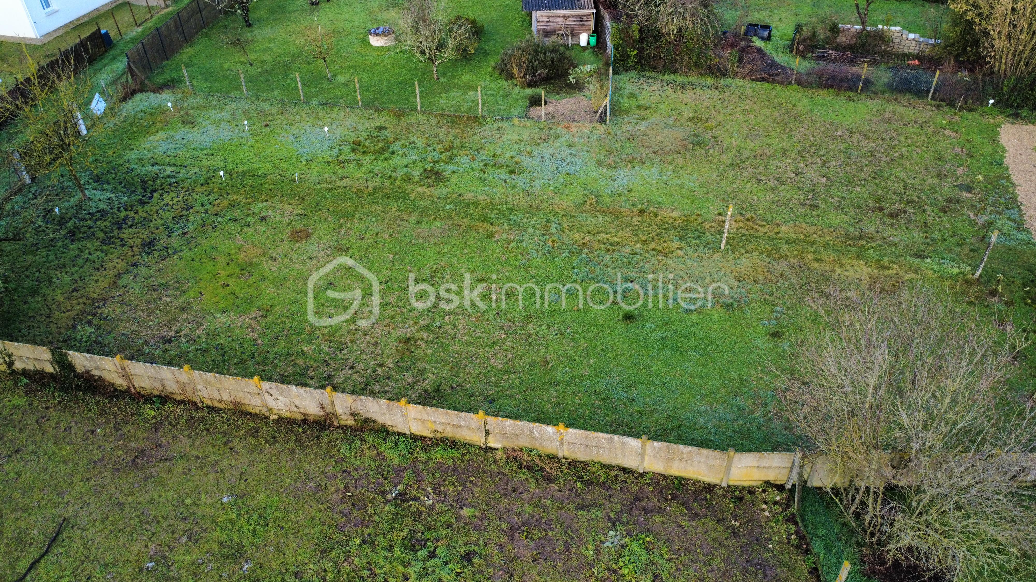 Terrain de 790 m² - dji_fly_20260128_093304_502_1769589342469_photo_optimized.jpg