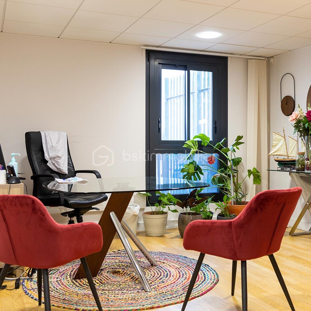 Appartement de 14,90 m² - 38-bureau_psychiatre.jpg