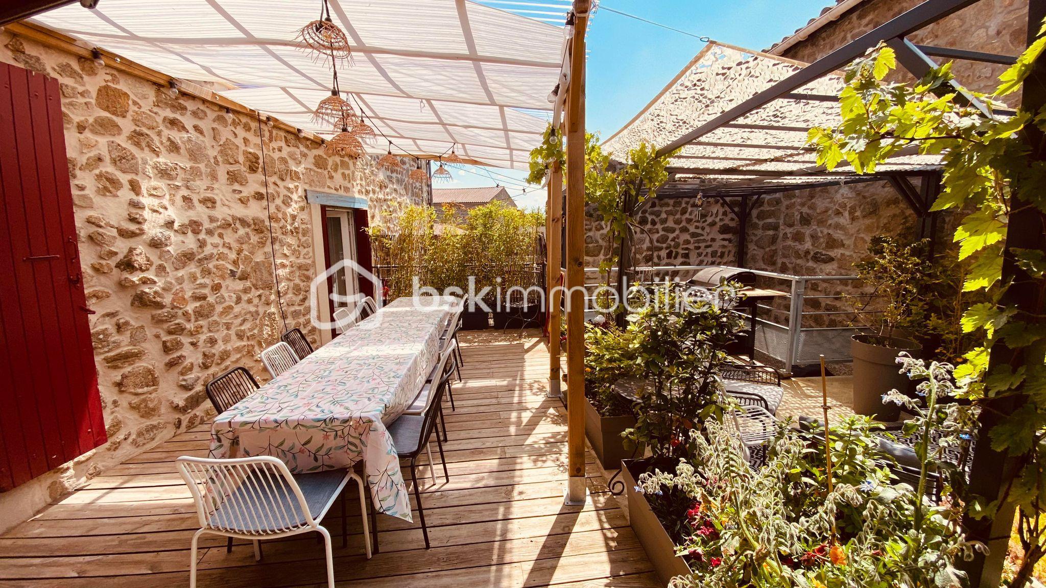 Maison de village de 128 m² - uLoSJ2QXnVGpoQJDPhLonWnNXFauJpayaYg4yyuN-branded.jpg