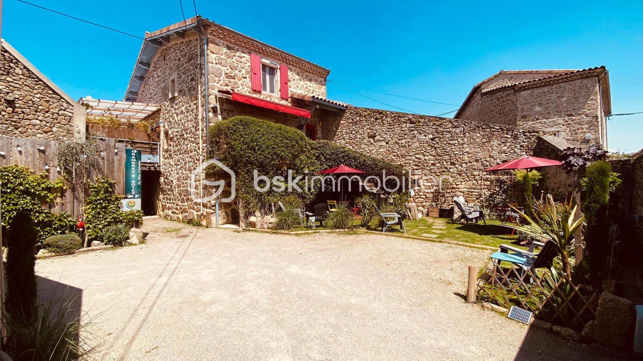 Maison de village de 128 m² - j6VLP6iJJ4Ewrm3uYwjnHzNBXI7VpVvv221yuRSK-branded.jpg