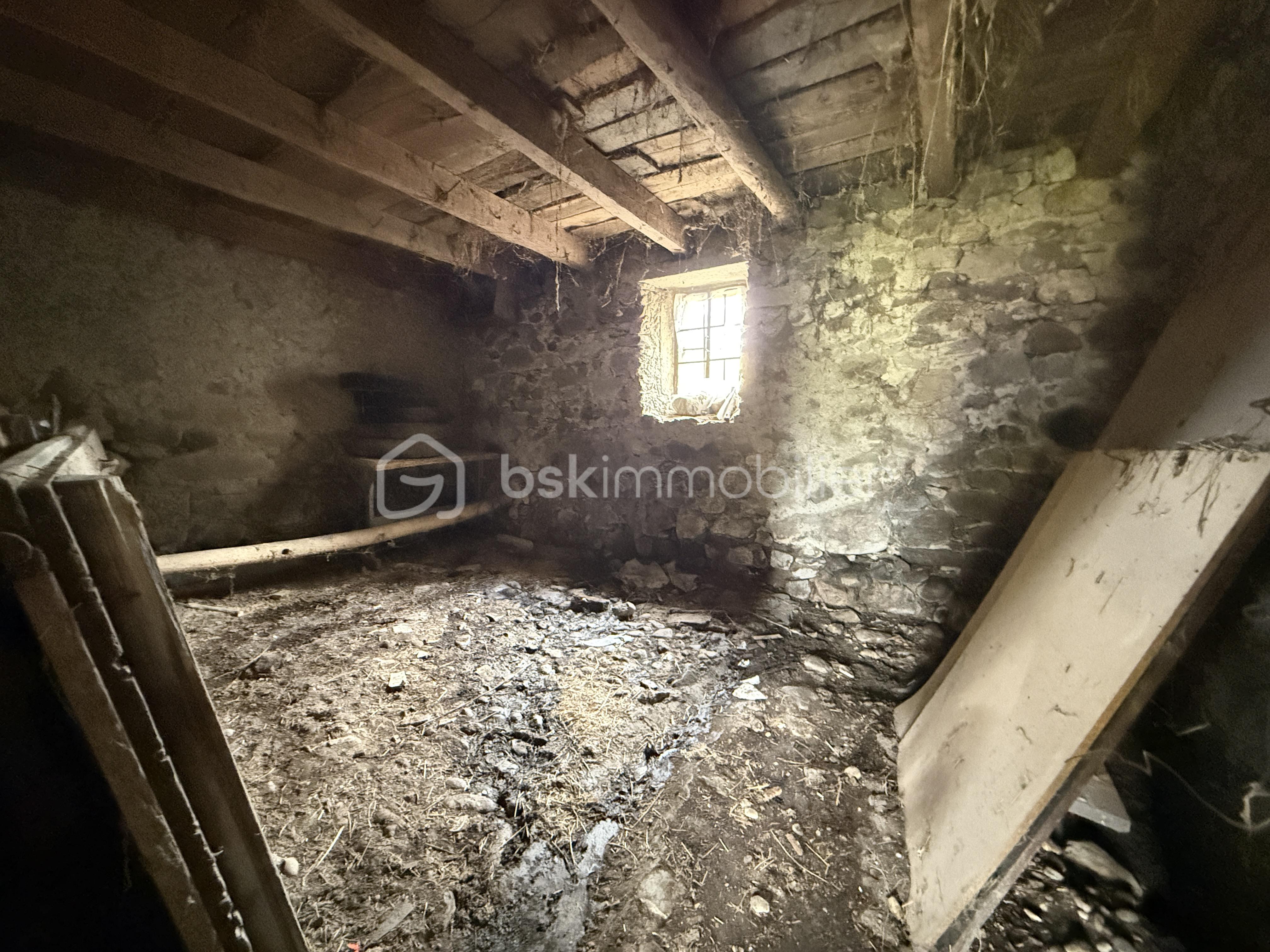 Corps de ferme de 125 m² - Boussy-2.JPG