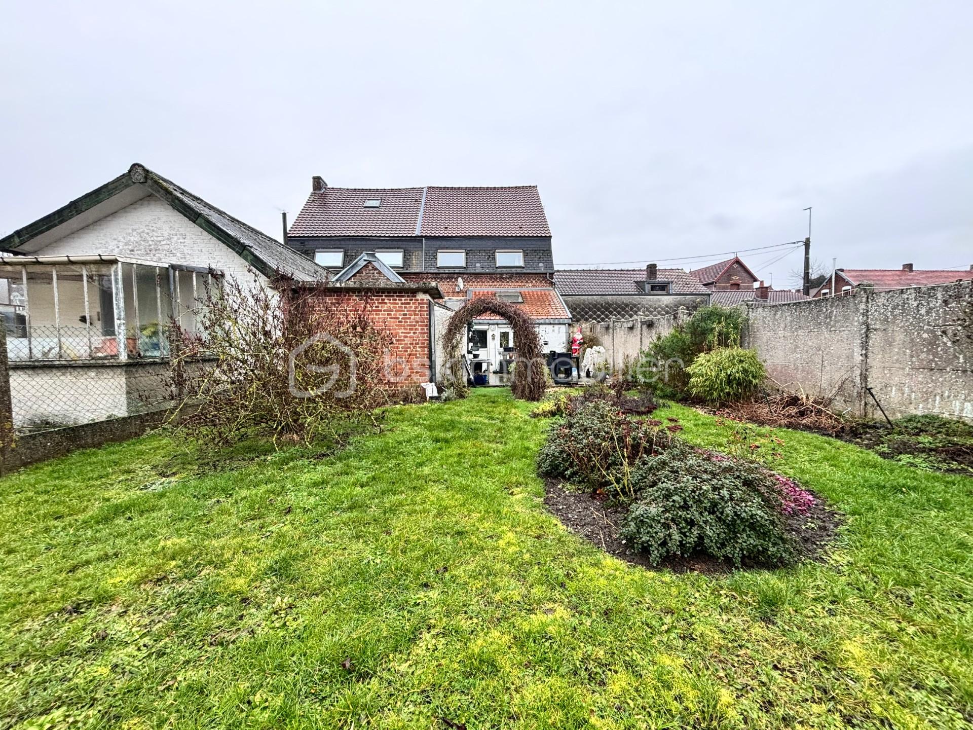 Maison de ville de 90 m² - f6e3d21a-7d18-4cbe-8373-e19cb3bba6c8.jpg