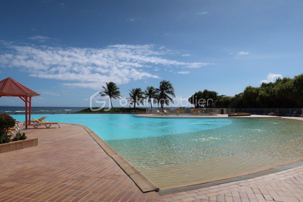 Appartement de 29,15 m² - adr piscine.jpg