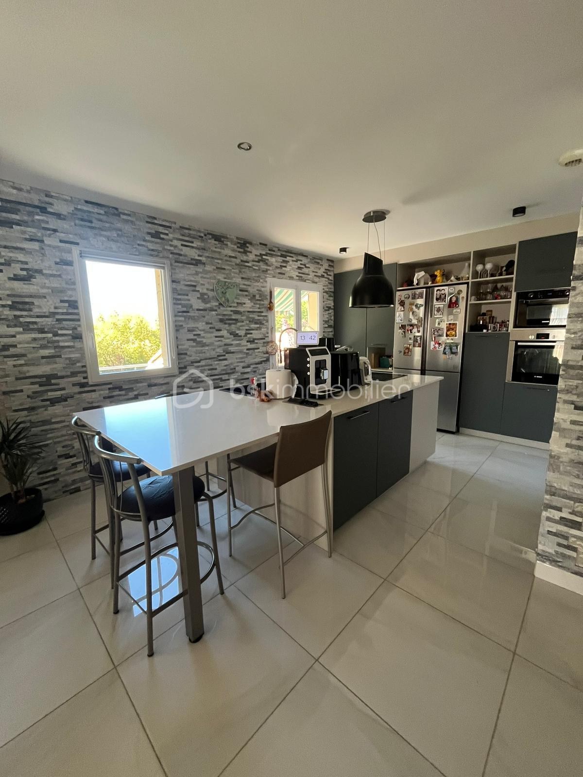 Maison ancienne de 154,69 m² - motion_photo_1554857488424189563.jpg