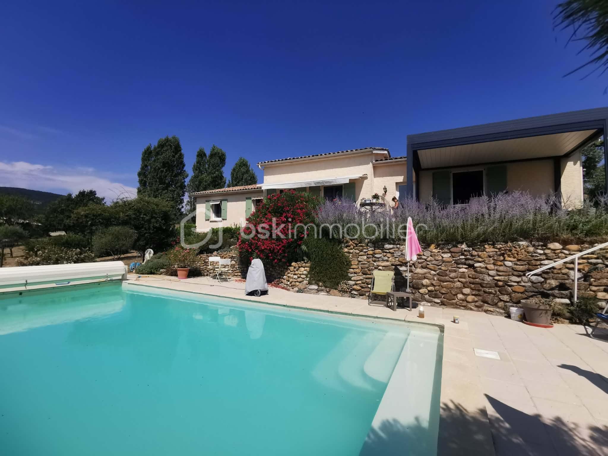 piscine maison vu de droite.jpeg