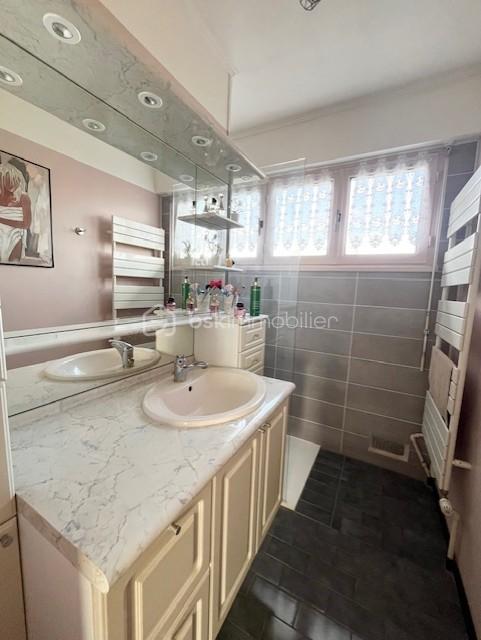 Maison de 141 m² - SALLE DE DOUCHE.jpg