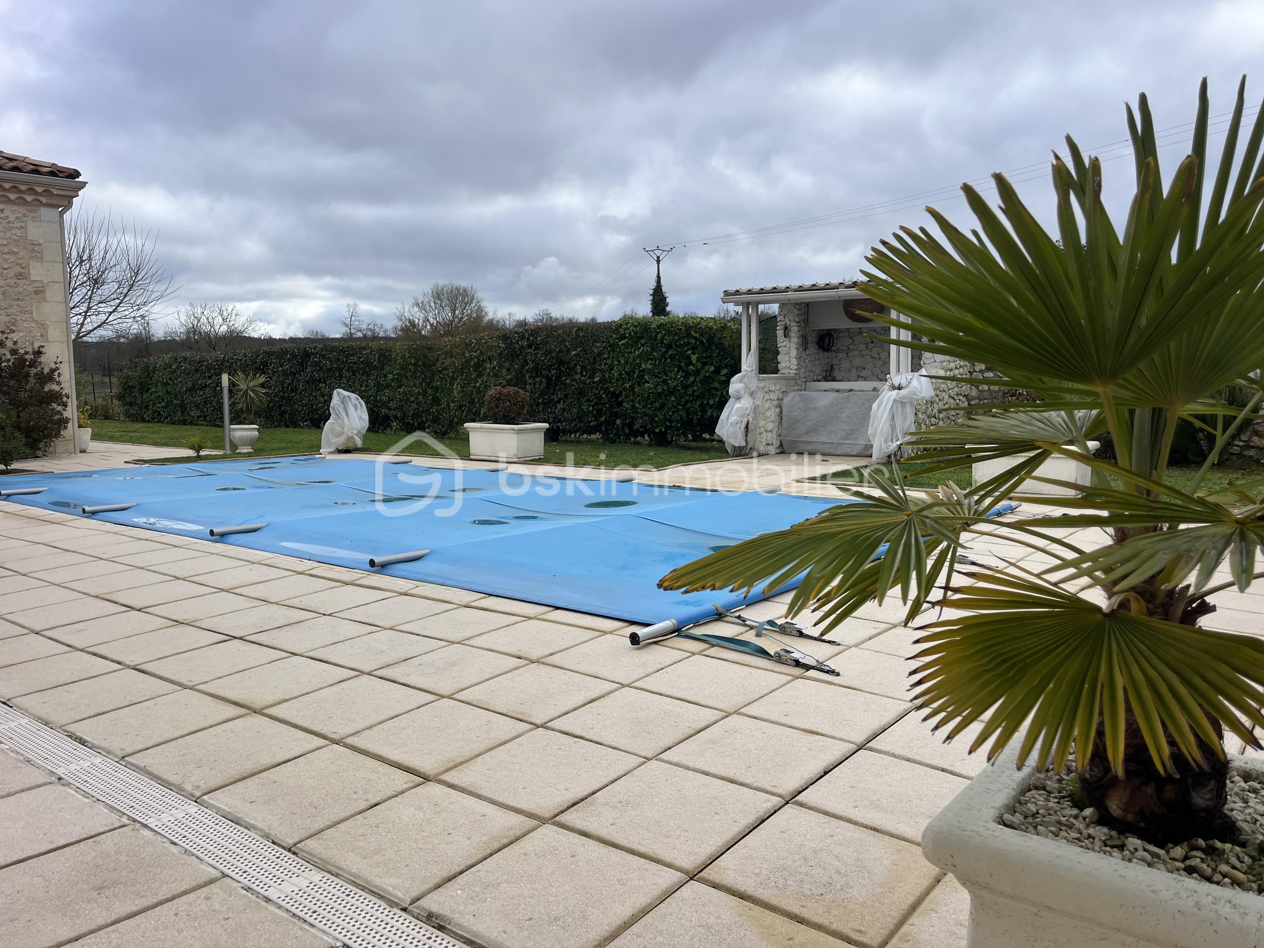 Maison ancienne de 180 m² - LISSARE 13.jpg