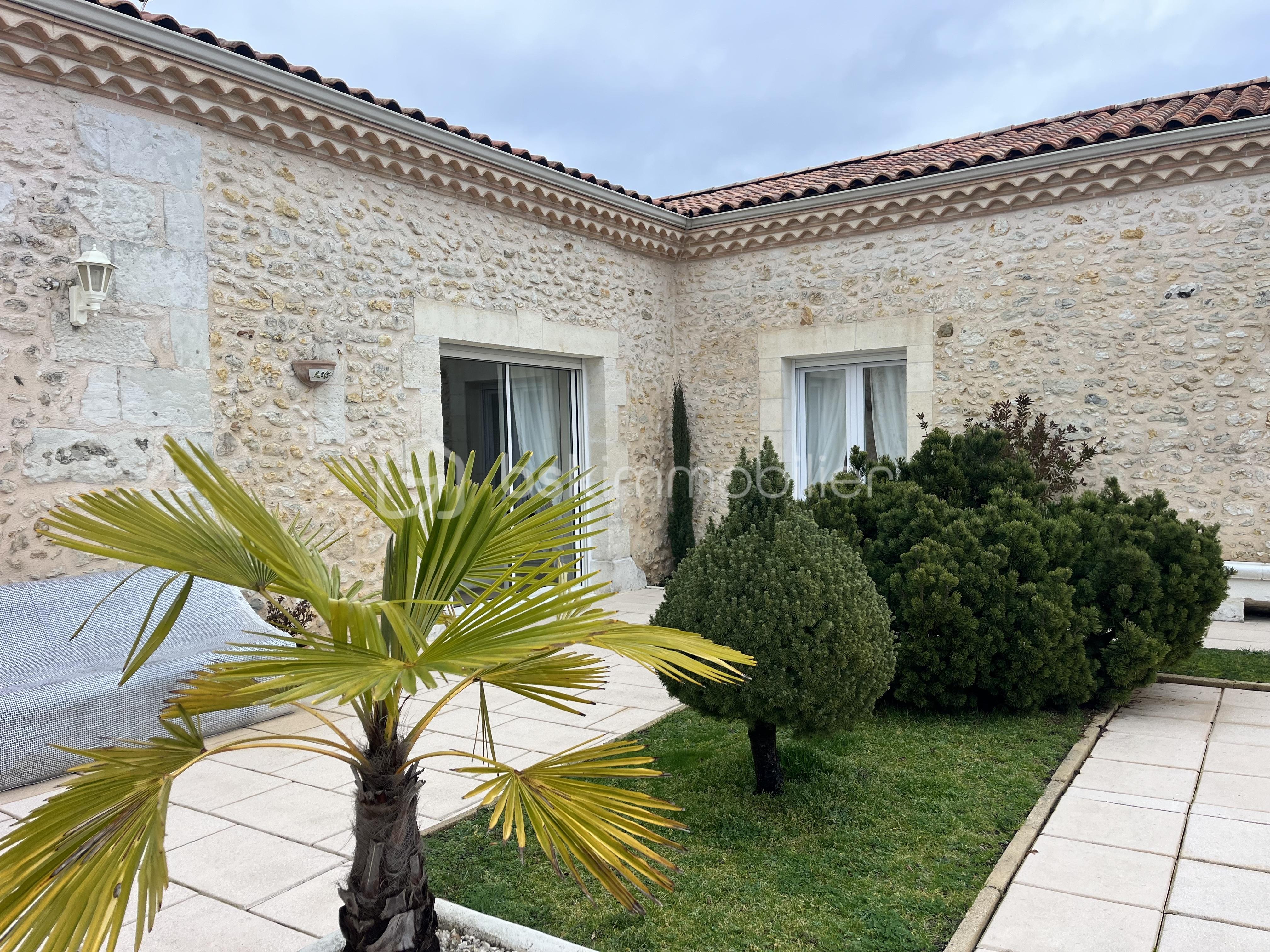 Maison ancienne de 180 m² - LISSARRE 17.jpg