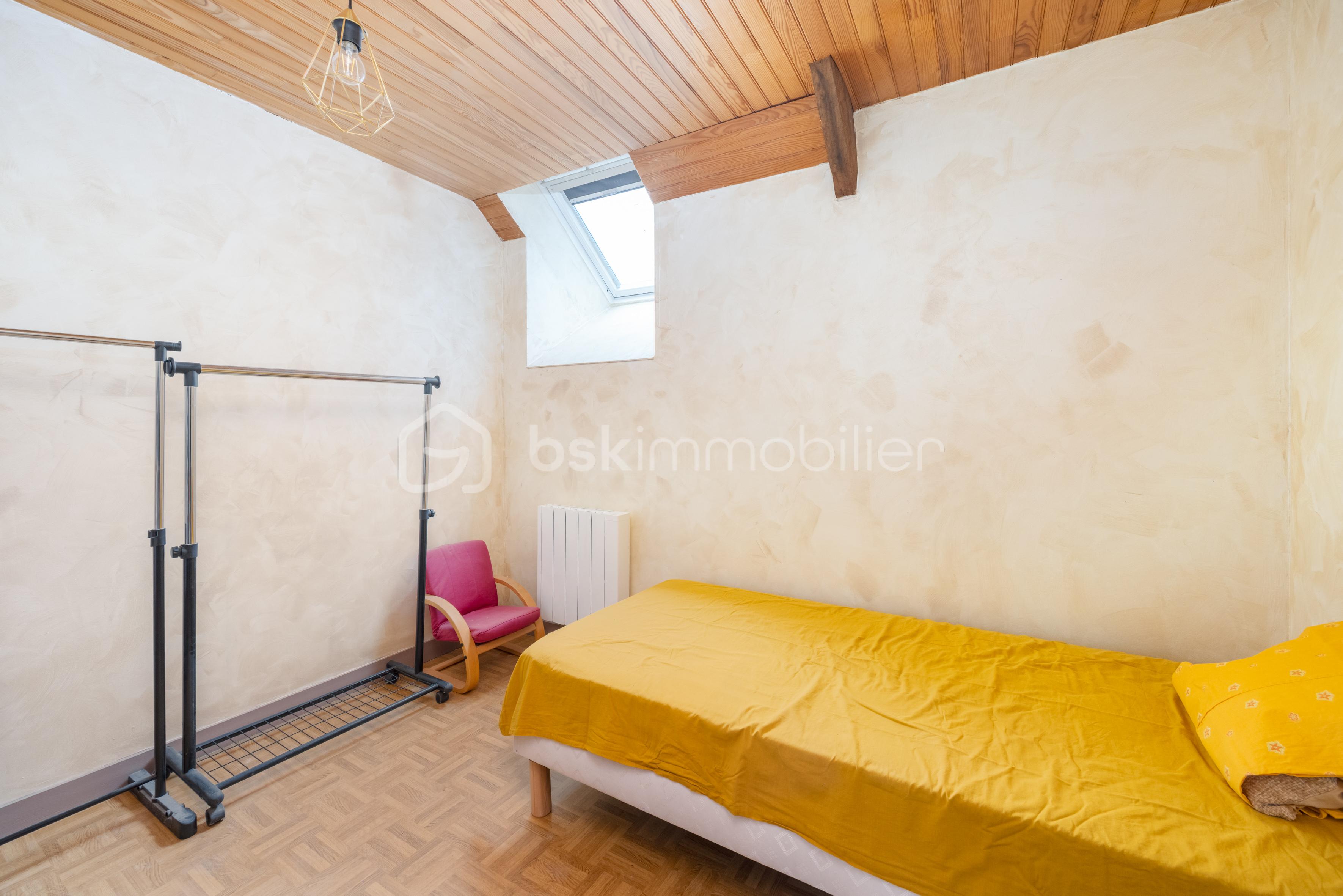 Maison en pierre de 215 m² - 33-35 Le village de bosny ST GILLES DU MENE (19 sur 31).jpg