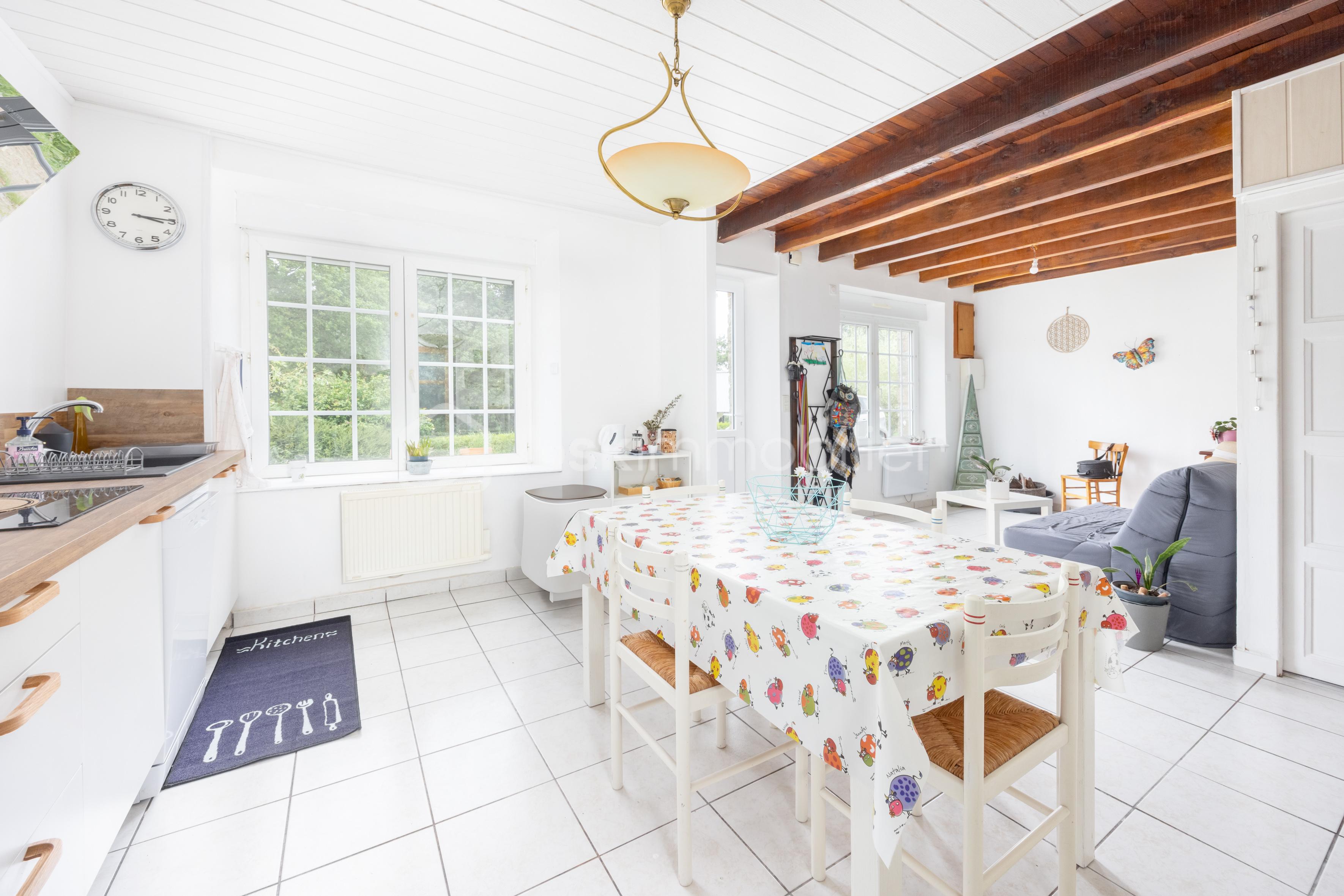 Maison en pierre de 215 m² - 33-35 Le village de bosny ST GILLES DU MENE (15 sur 31).jpg