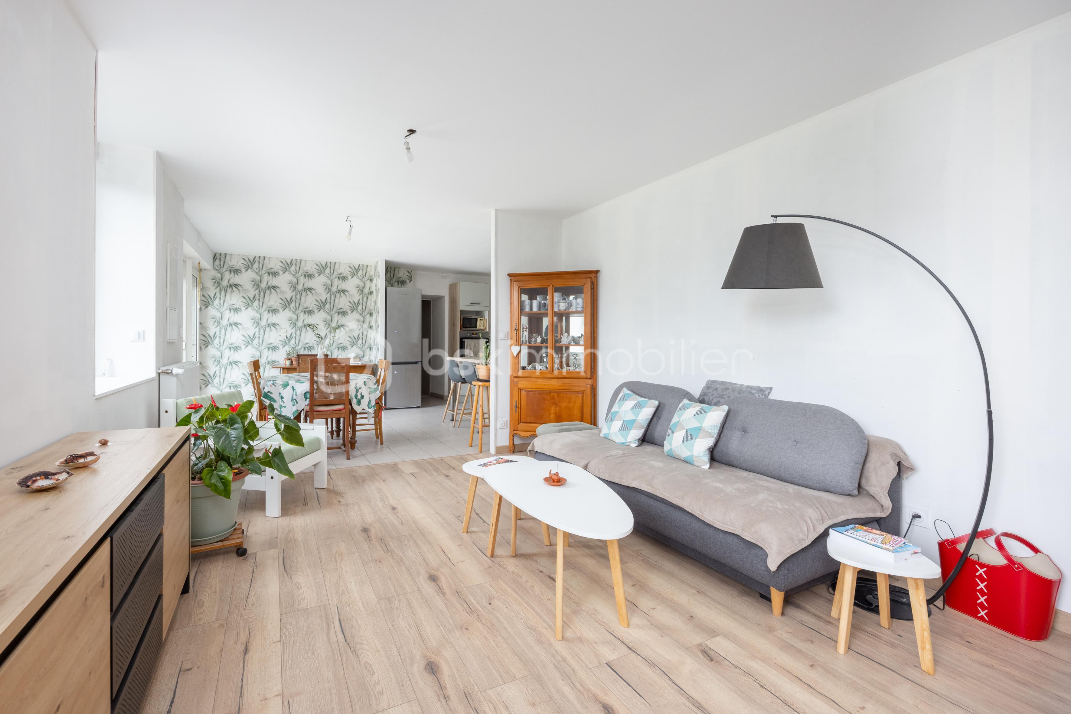 Maison en pierre de 215 m² - 33-35 Le village de bosny ST GILLES DU MENE (2 sur 31).jpg