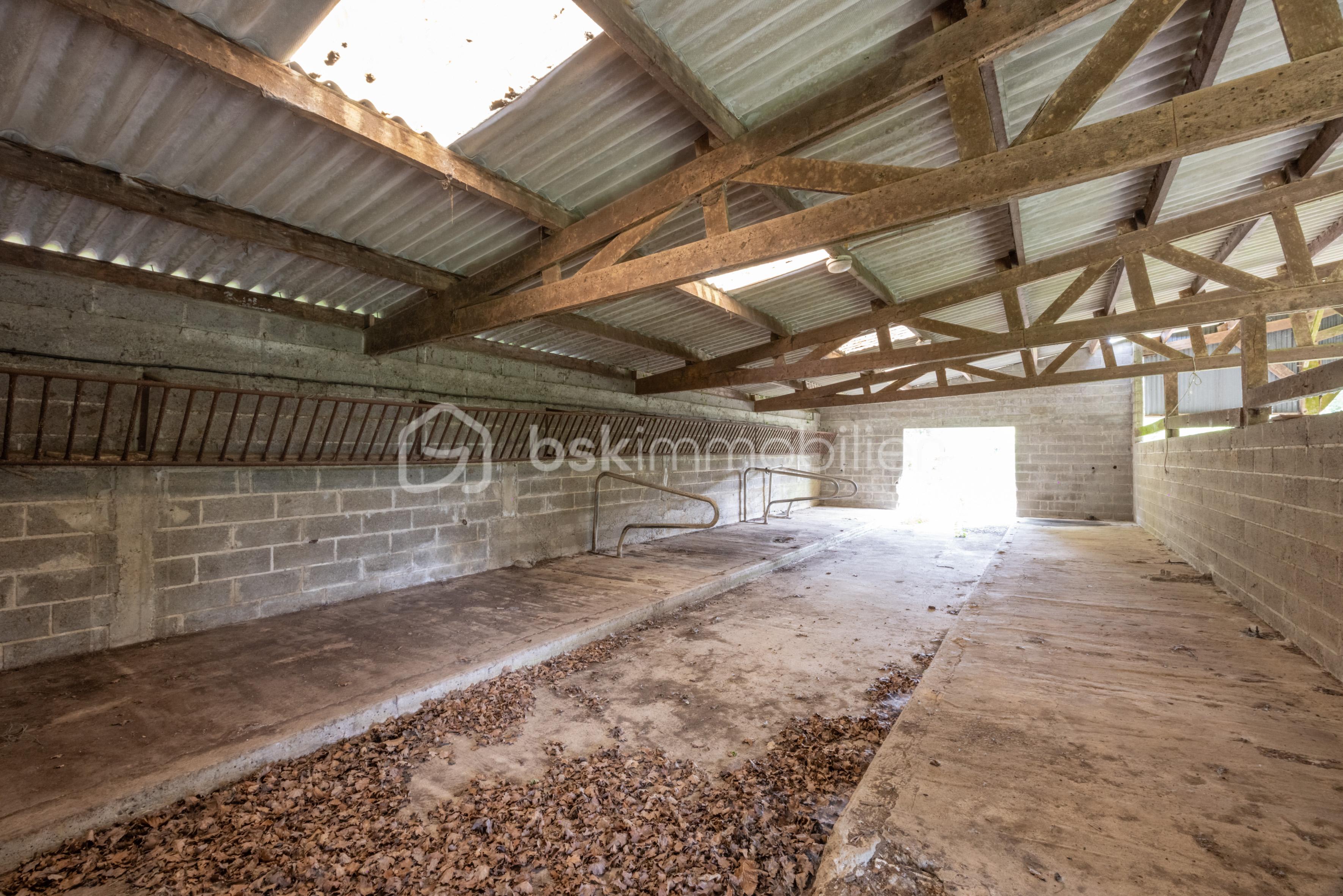 Maison en pierre de 215 m² - 33-35 Le village de bosny ST GILLES DU MENE (25 sur 31).jpg