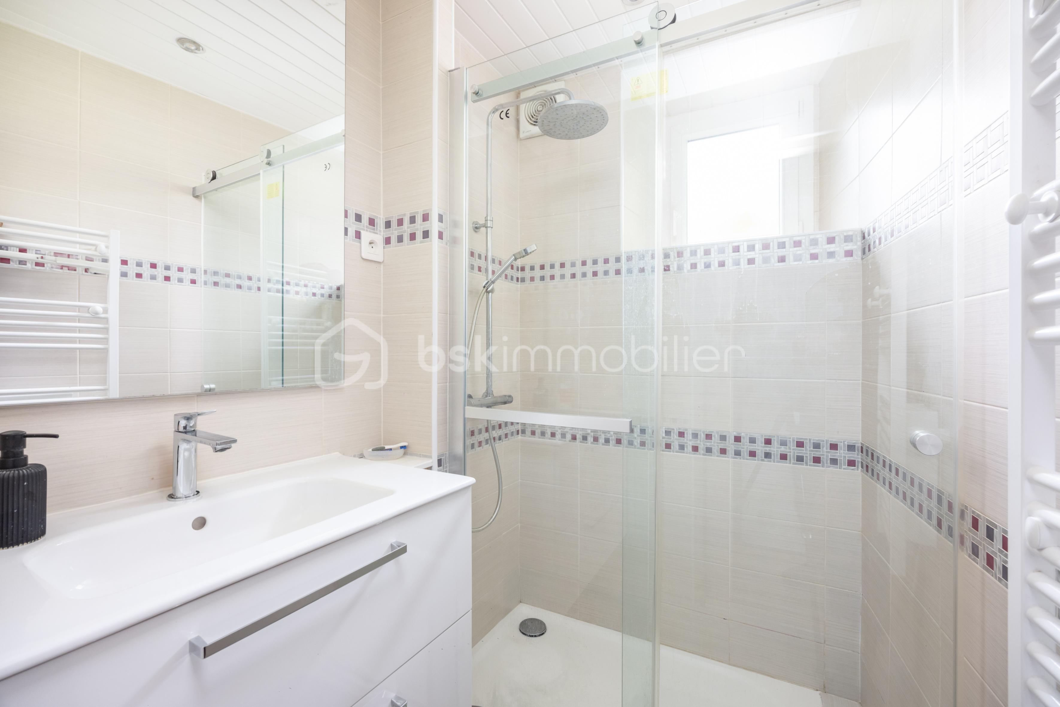 Maison en pierre de 215 m² - 33-35 Le village de bosny ST GILLES DU MENE (6 sur 31).jpg