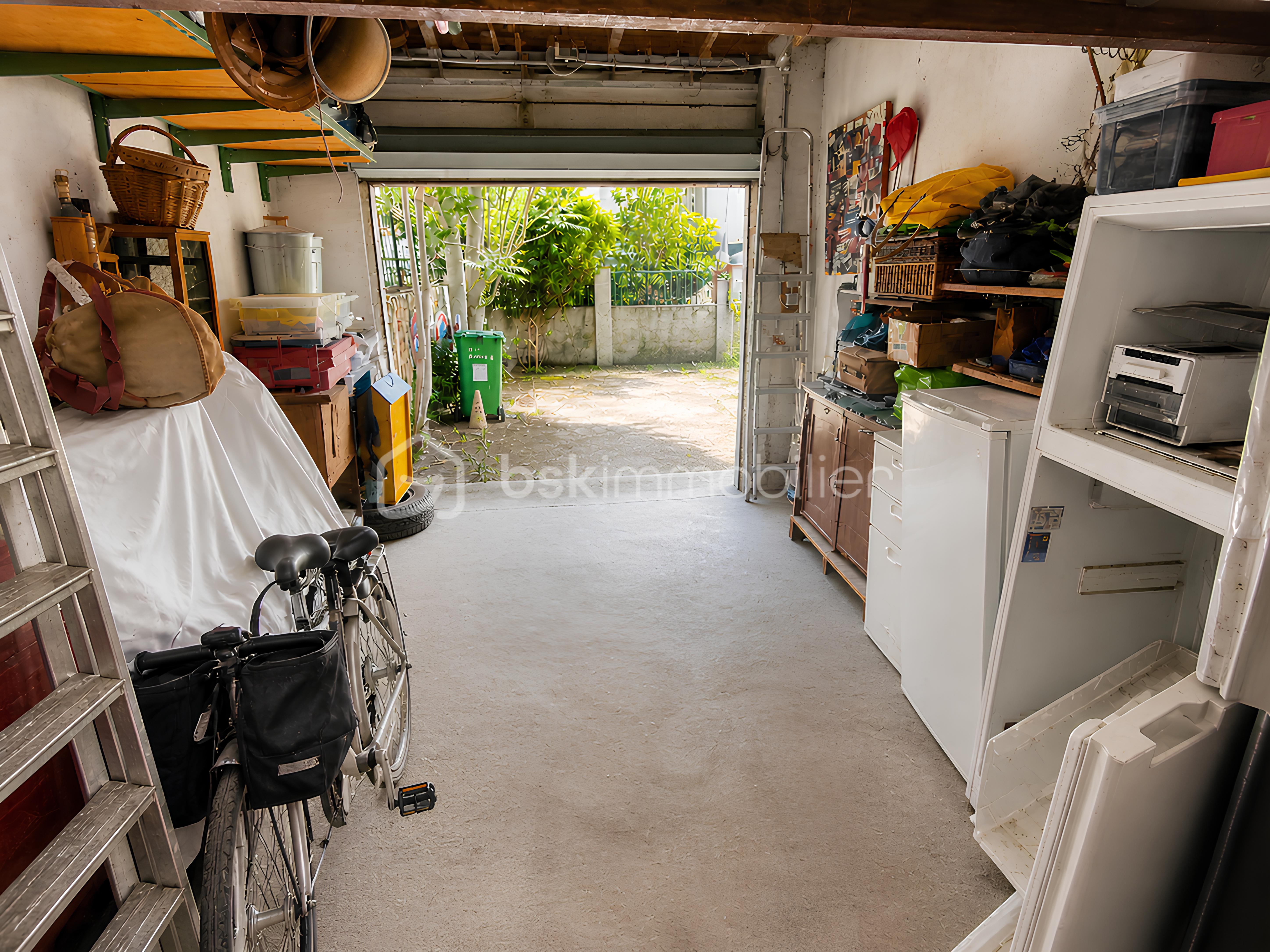 4 - Intérieur vue extérieur.png