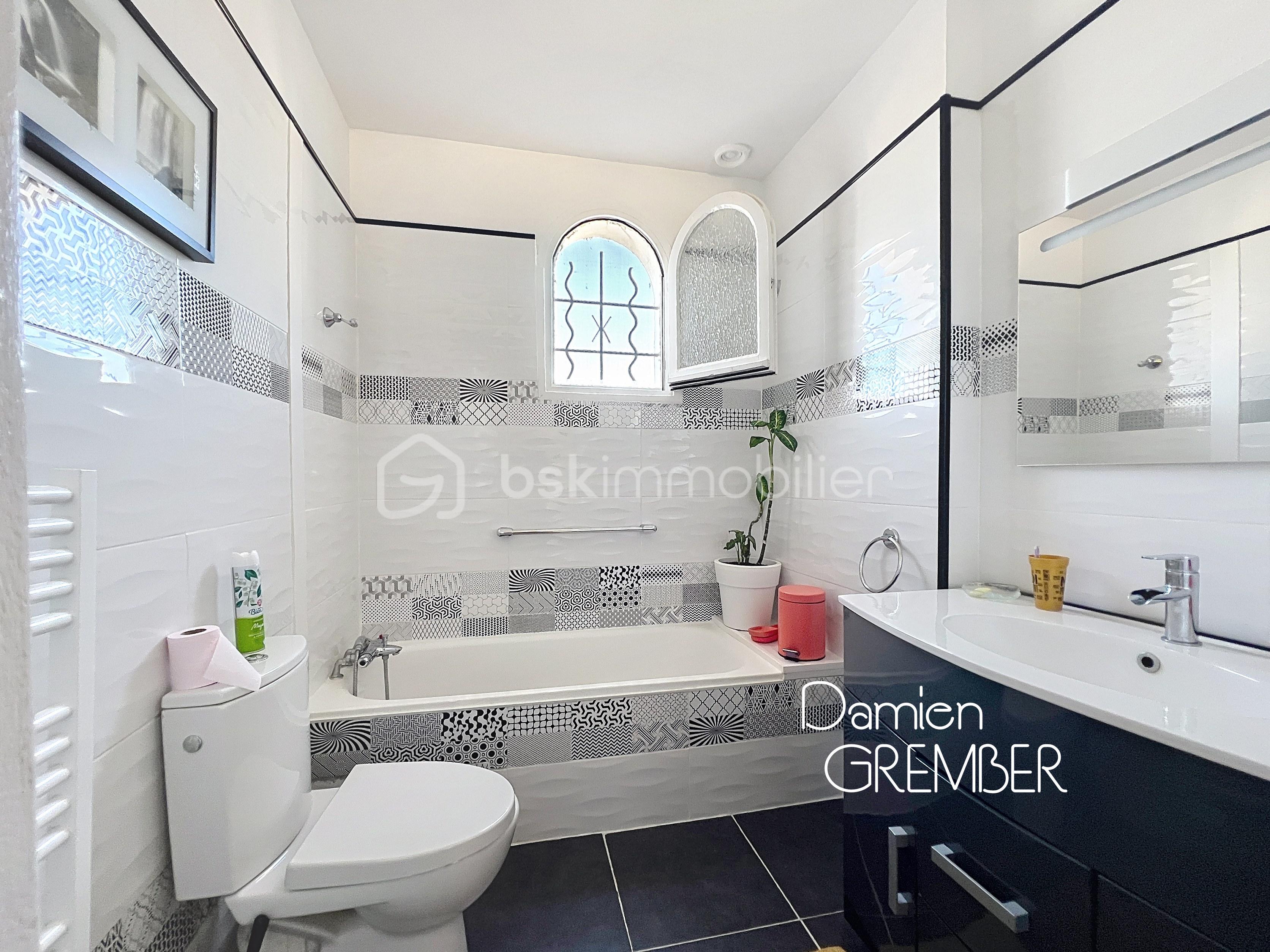 Maison de 118 m² - sdb.jpg