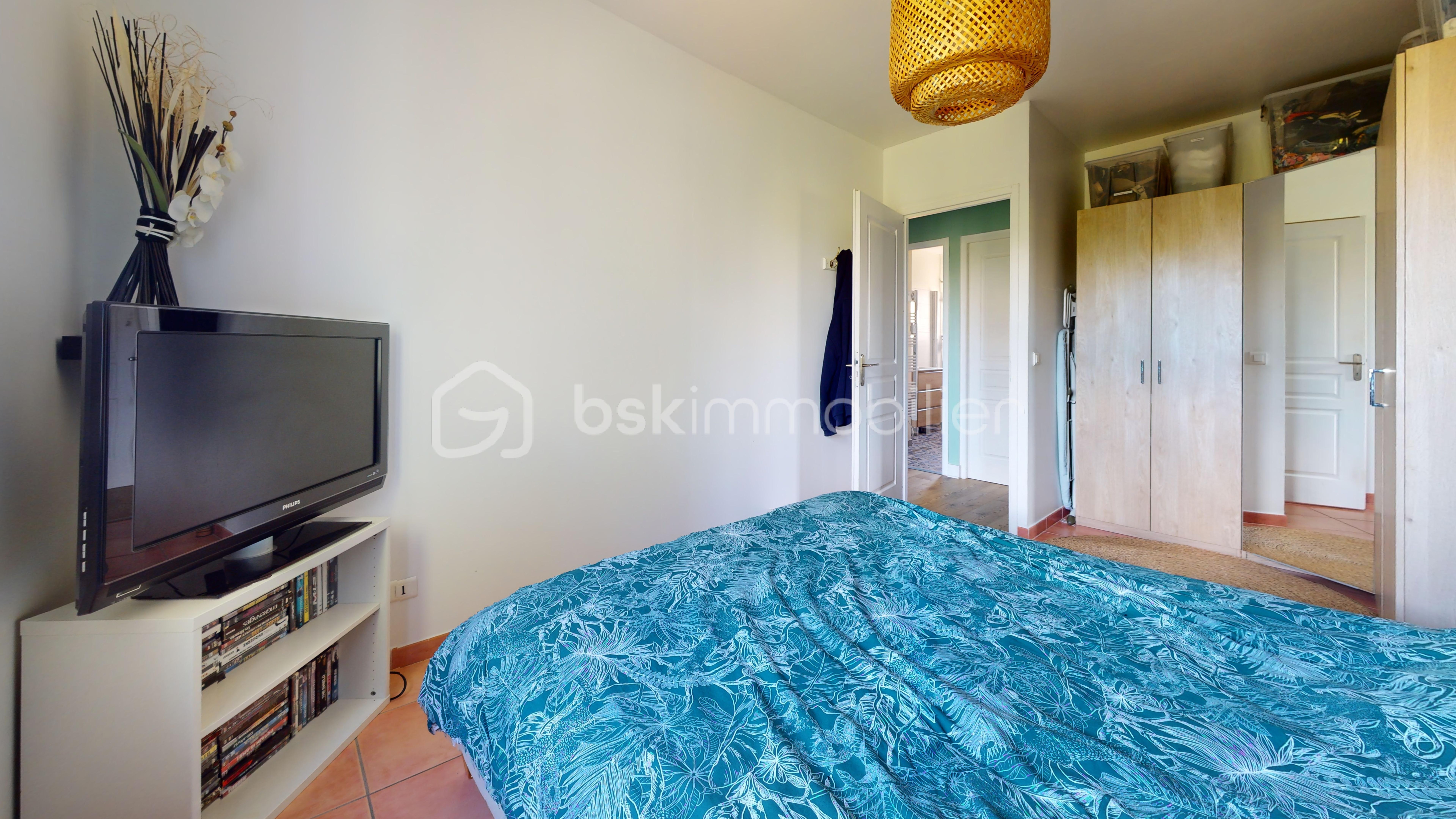 Villa-de-plain-pied-garage-et-jardin-Bedroom 3.jpg