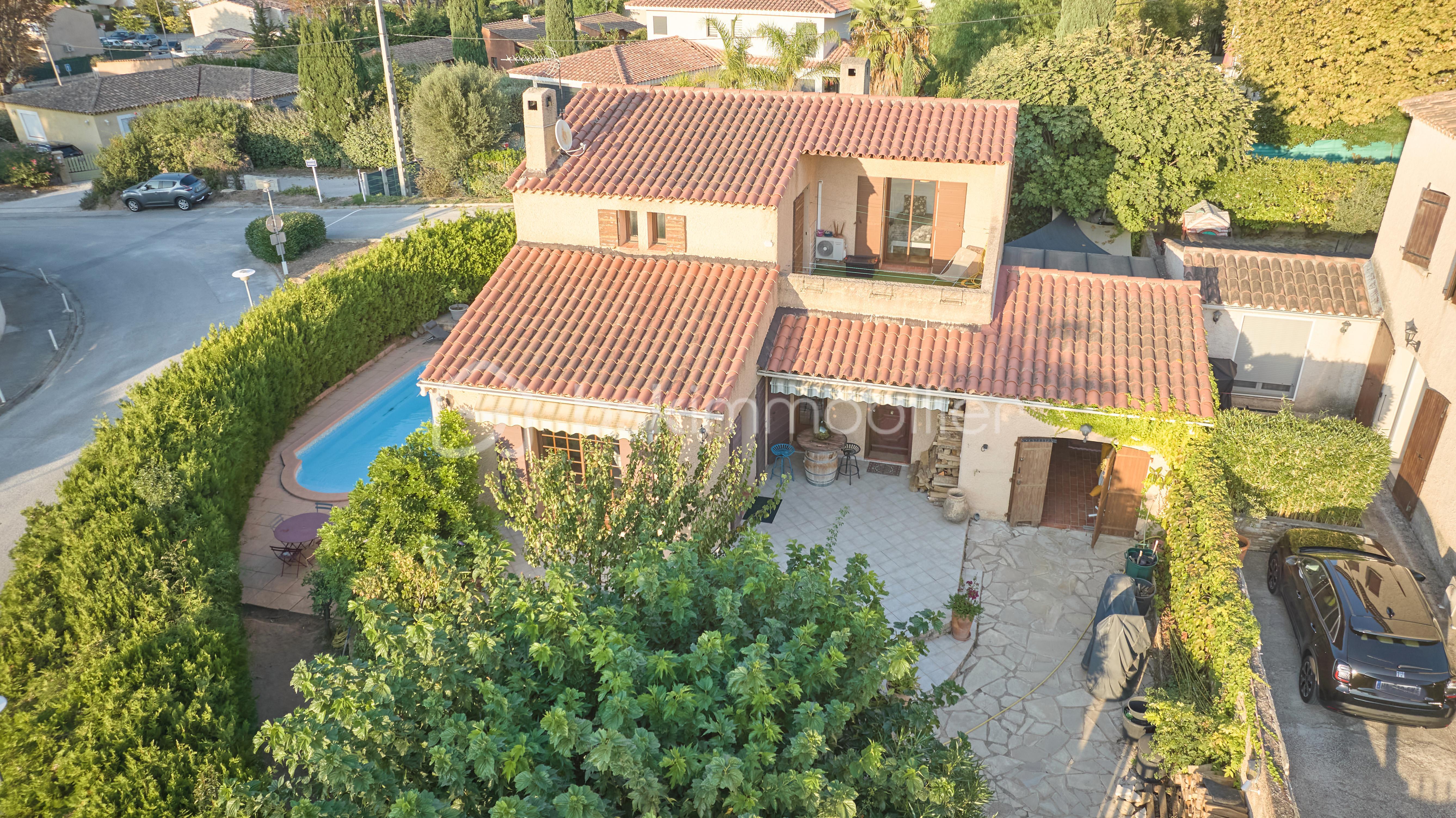 Maison avec piscine proche mer Saint-Cyr-sur-Mer 2.jpg