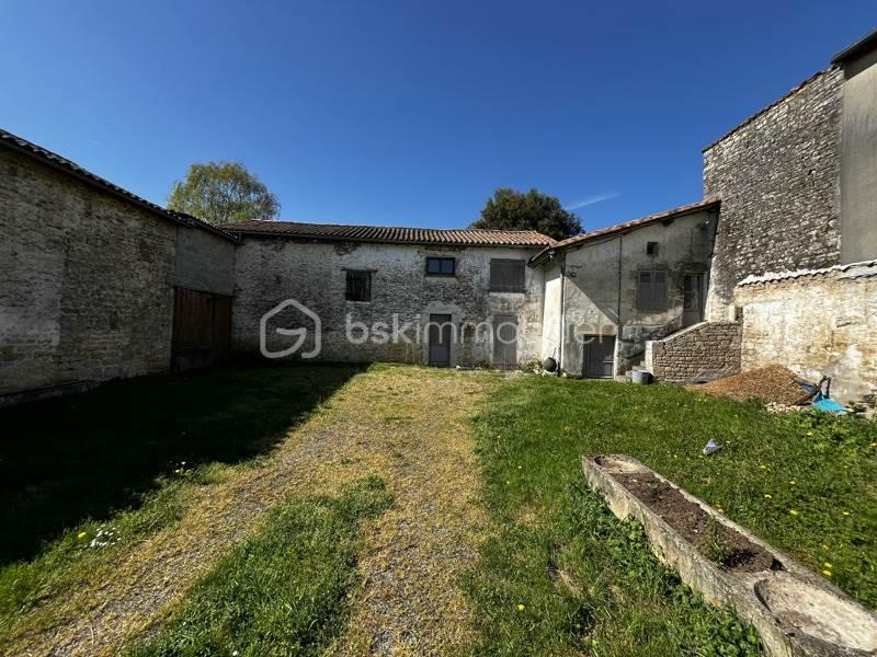 Maison en pierre de 141 m² - 404-1138_140425123210.HEIC.jpg