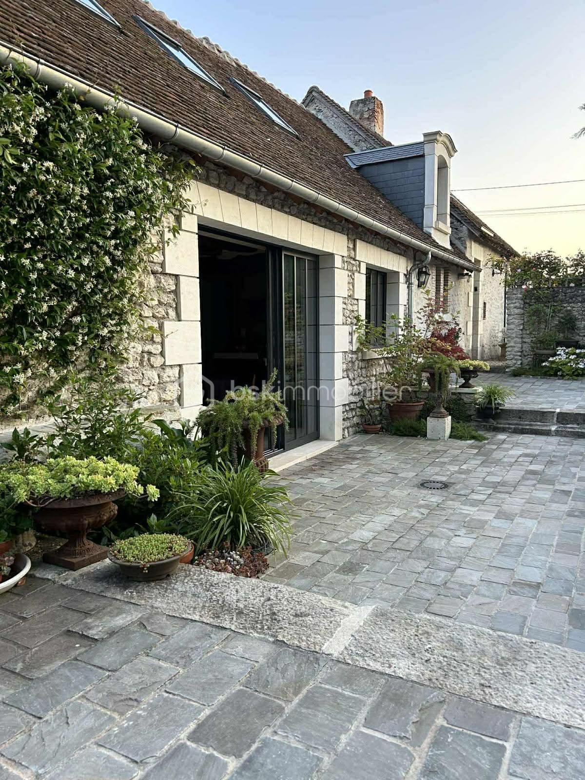 FACADE SANS NOM.jpeg