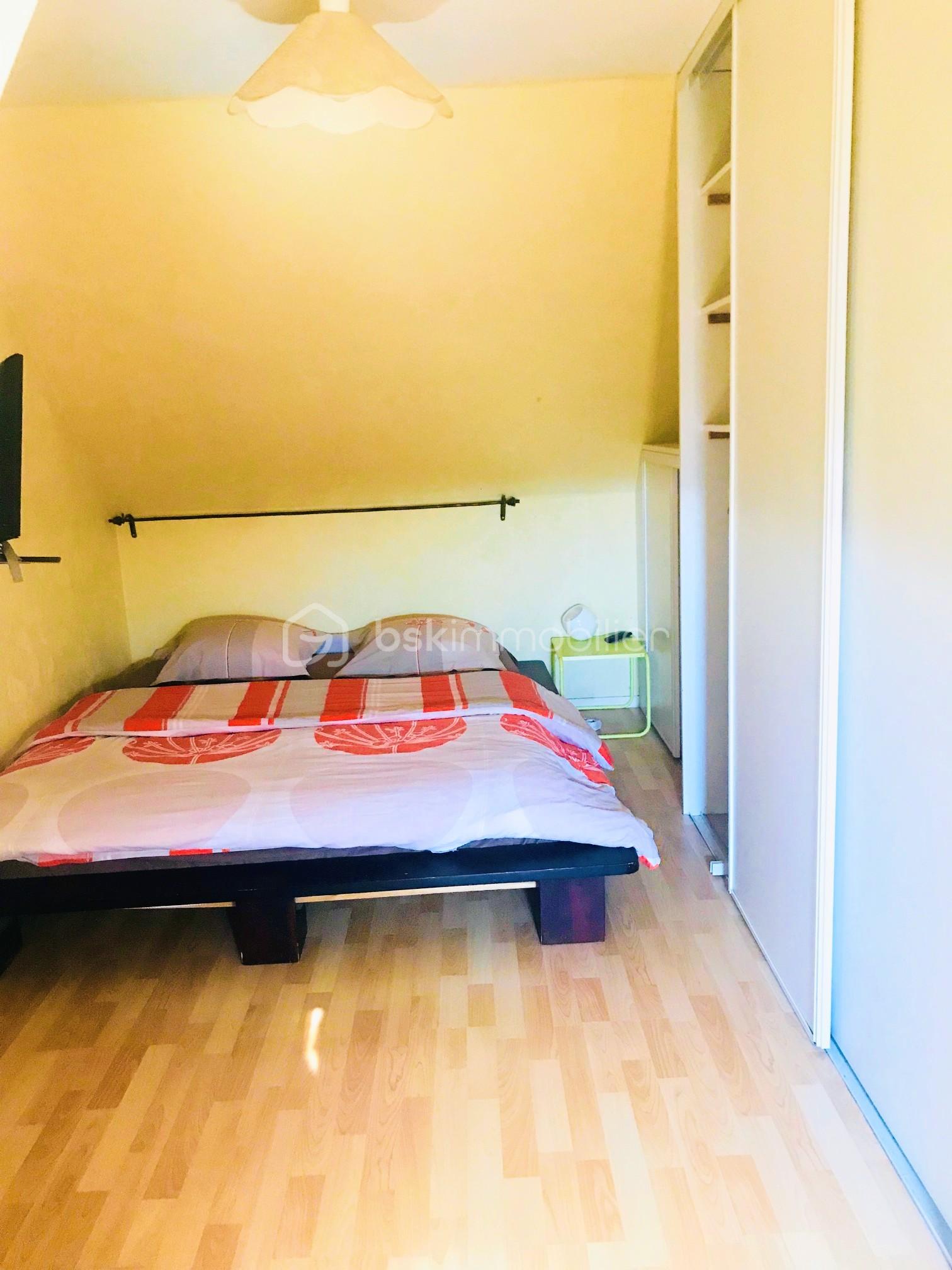 Appartement de 86 m² - CHAMBRE JAUNE HAUT2.jpeg