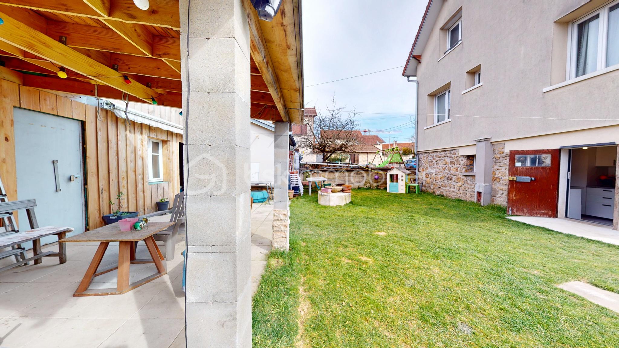 Maison de 122 m² - 26-Rue-du-Chemin-de-Fer-03102025_185421.jpg